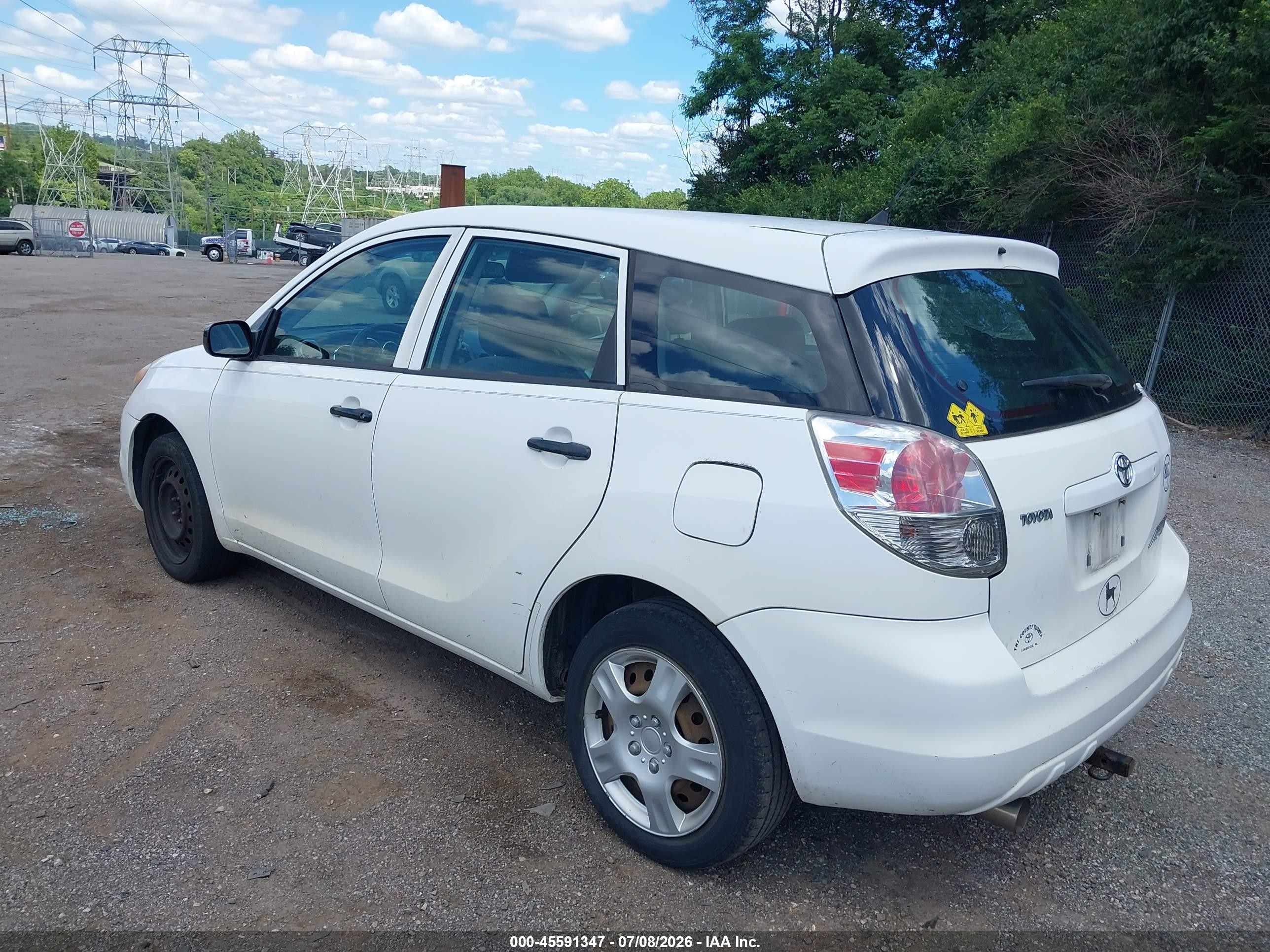 2007 Toyota Matrix   White vin: 2T1KR32E37C641829