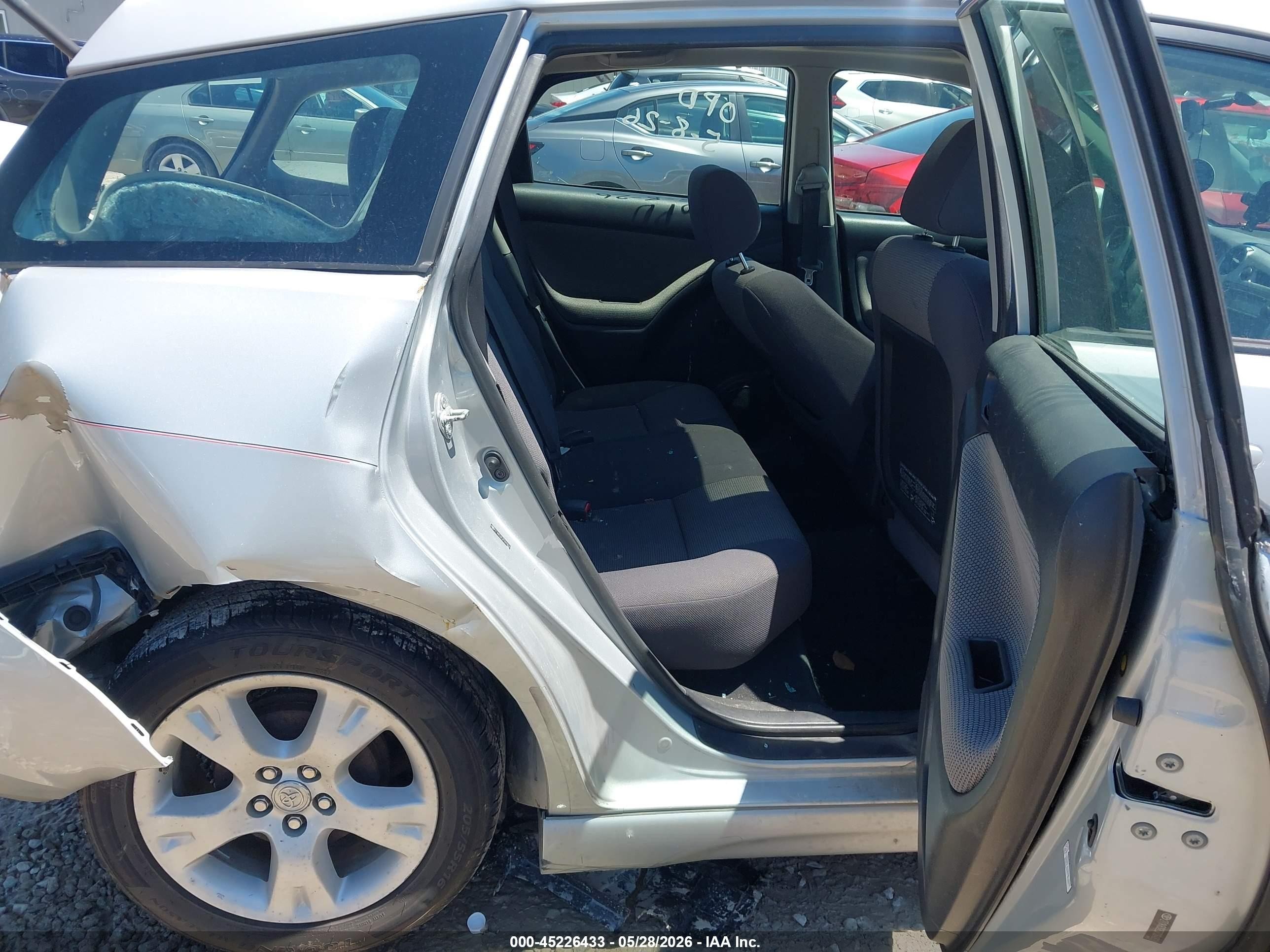 2007 Toyota Matrix Xr Silver vin: 2T1KR32E37C643631