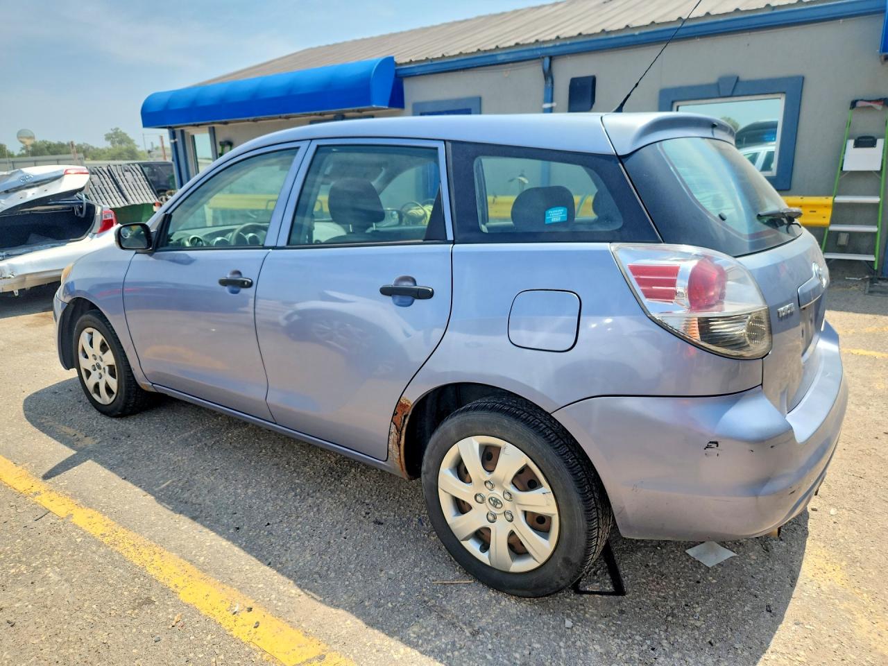 2007 Toyota Matrix Base Silver vin: 2T1KR32E37C660042