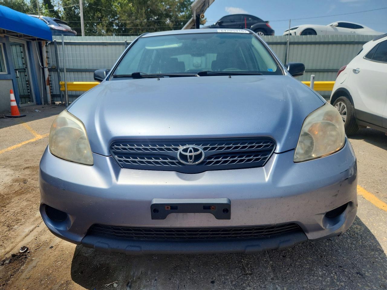 2007 Toyota Matrix Base Silver vin: 2T1KR32E37C660042