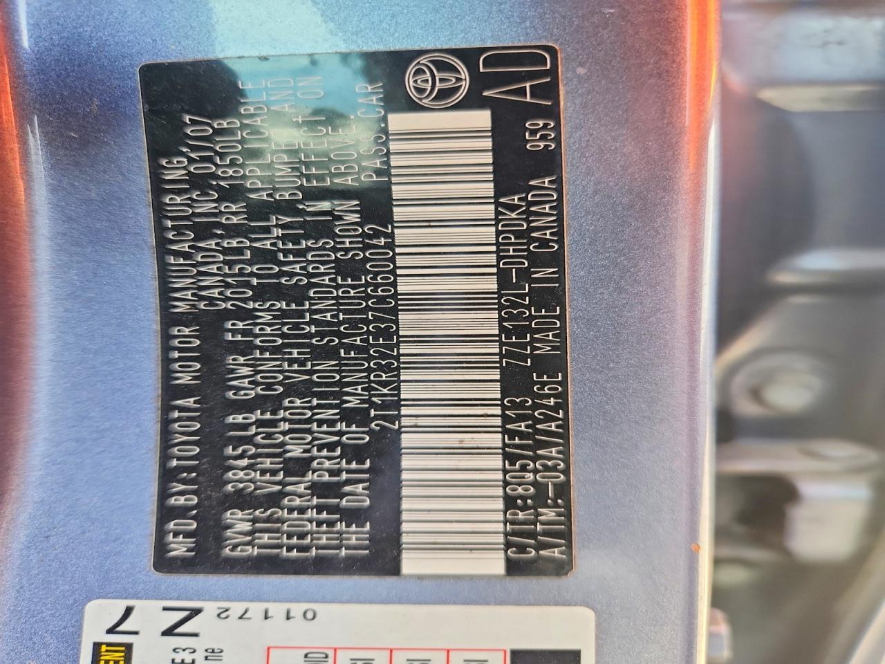 2007 Toyota Matrix Base Silver vin: 2T1KR32E37C660042