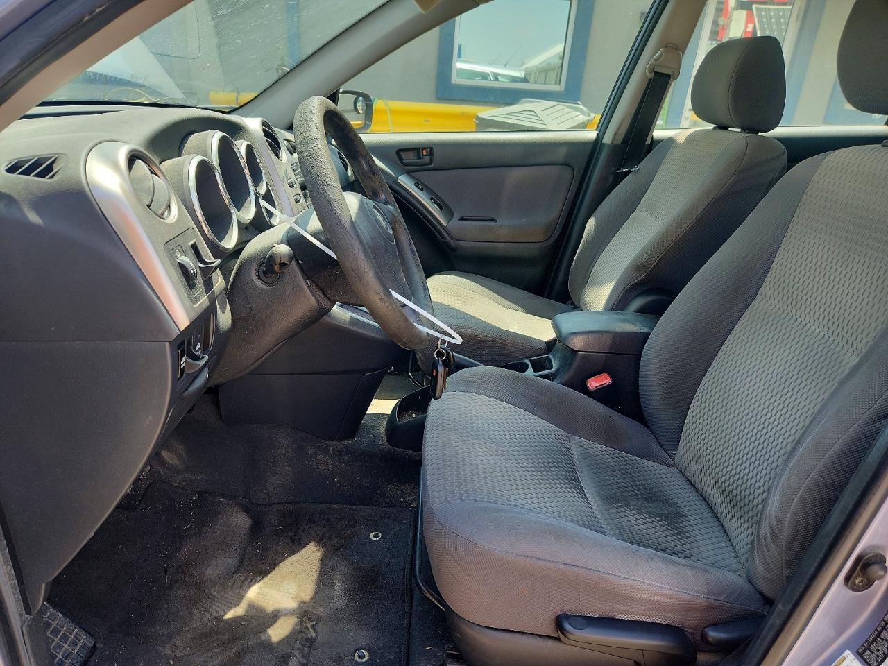 2007 Toyota Matrix Base Silver vin: 2T1KR32E37C660042