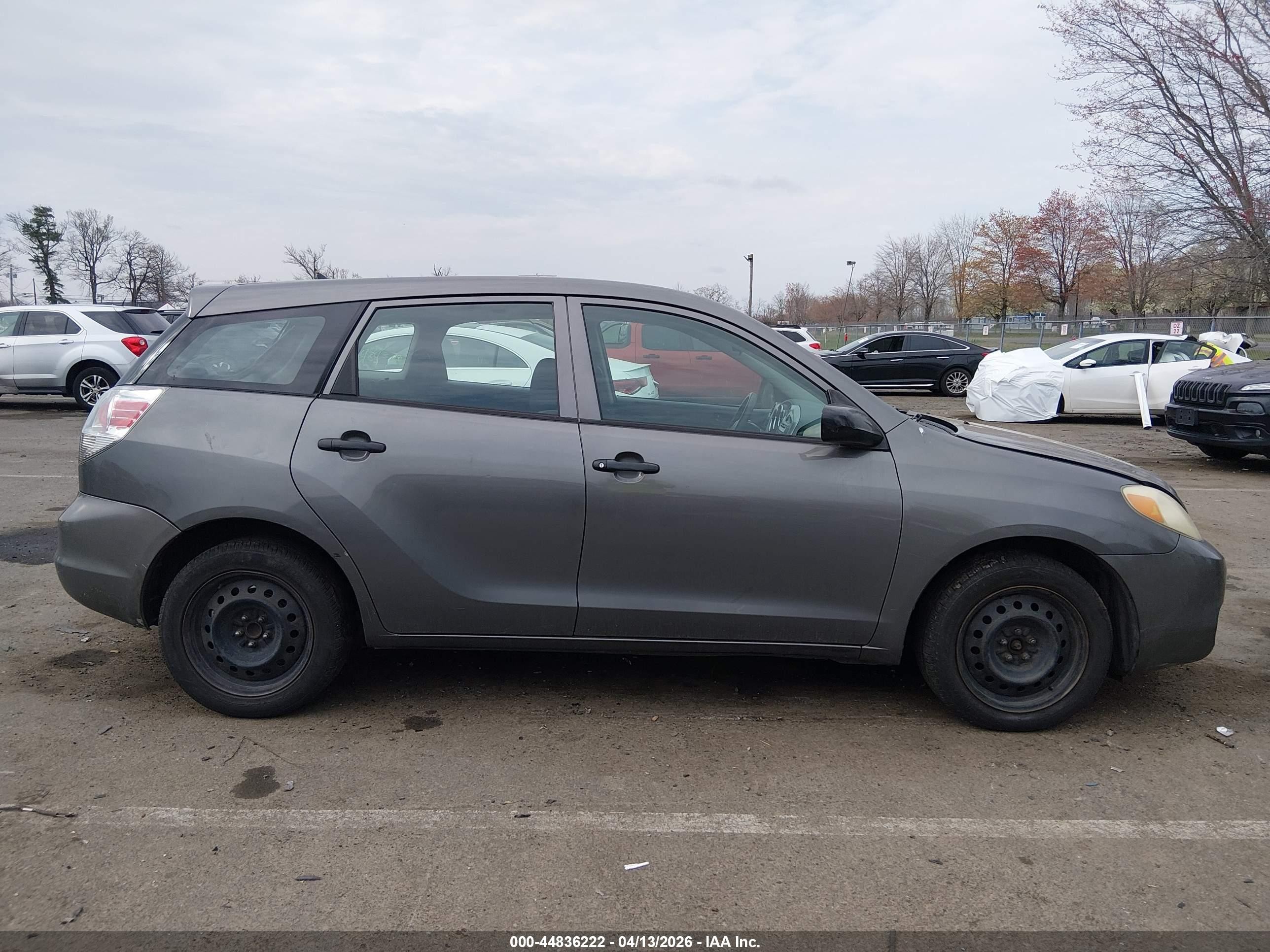 2007 Toyota Matrix   Gray vin: 2T1KR32E37C672191