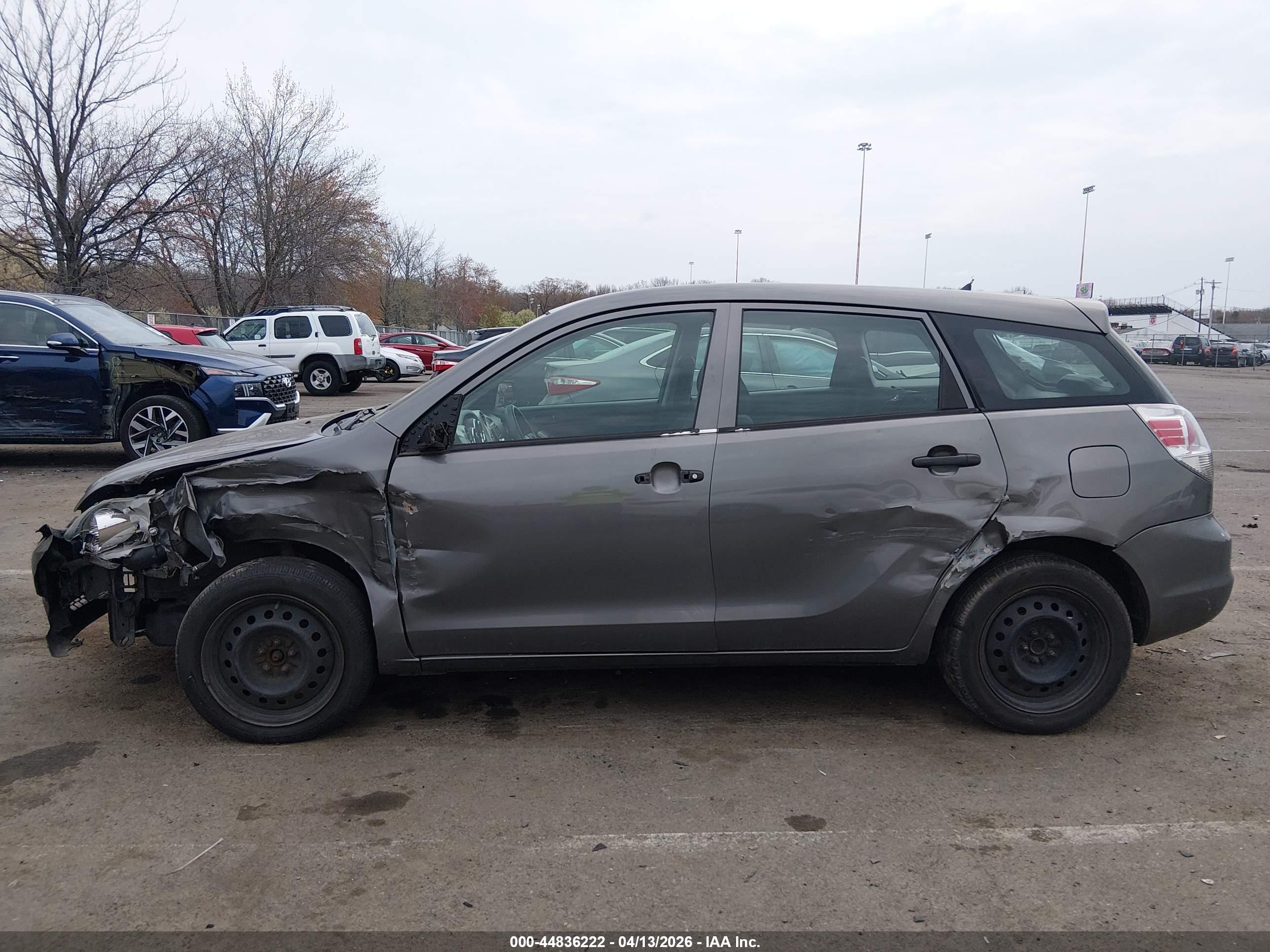 2007 Toyota Matrix   Gray vin: 2T1KR32E37C672191