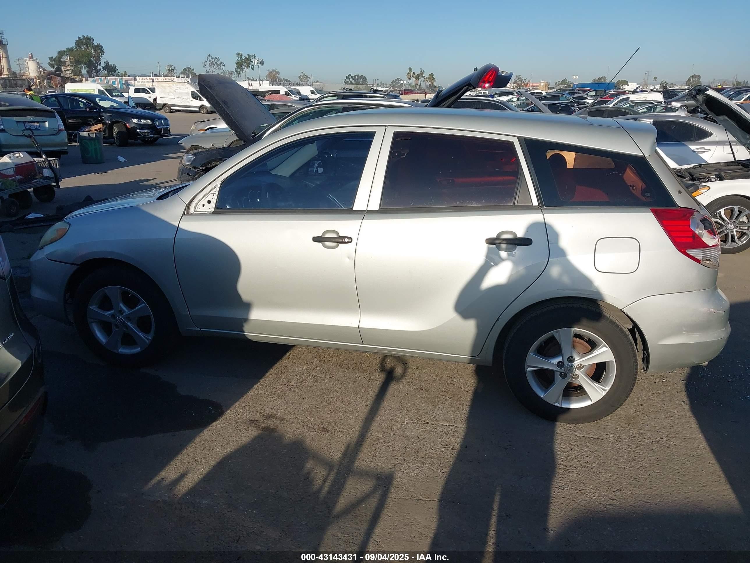 2003 Toyota Matrix Standard Серебряный vin: 2T1KR32E43C097187