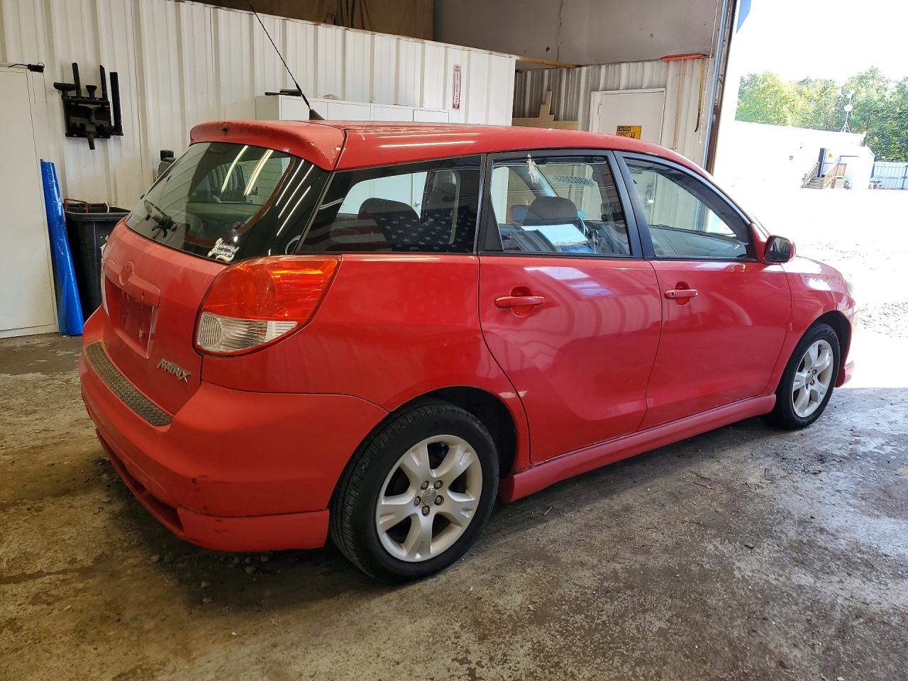 2004 Toyota Matrix Xr Red vin: 2T1KR32E44C227633
