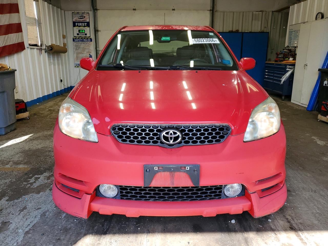 2004 Toyota Matrix Xr Red vin: 2T1KR32E44C227633