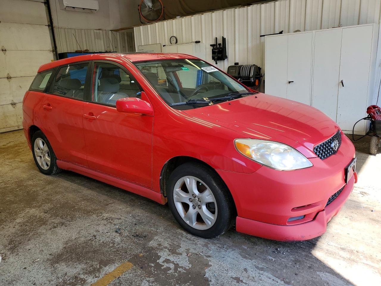 2004 Toyota Matrix Xr Red vin: 2T1KR32E44C227633