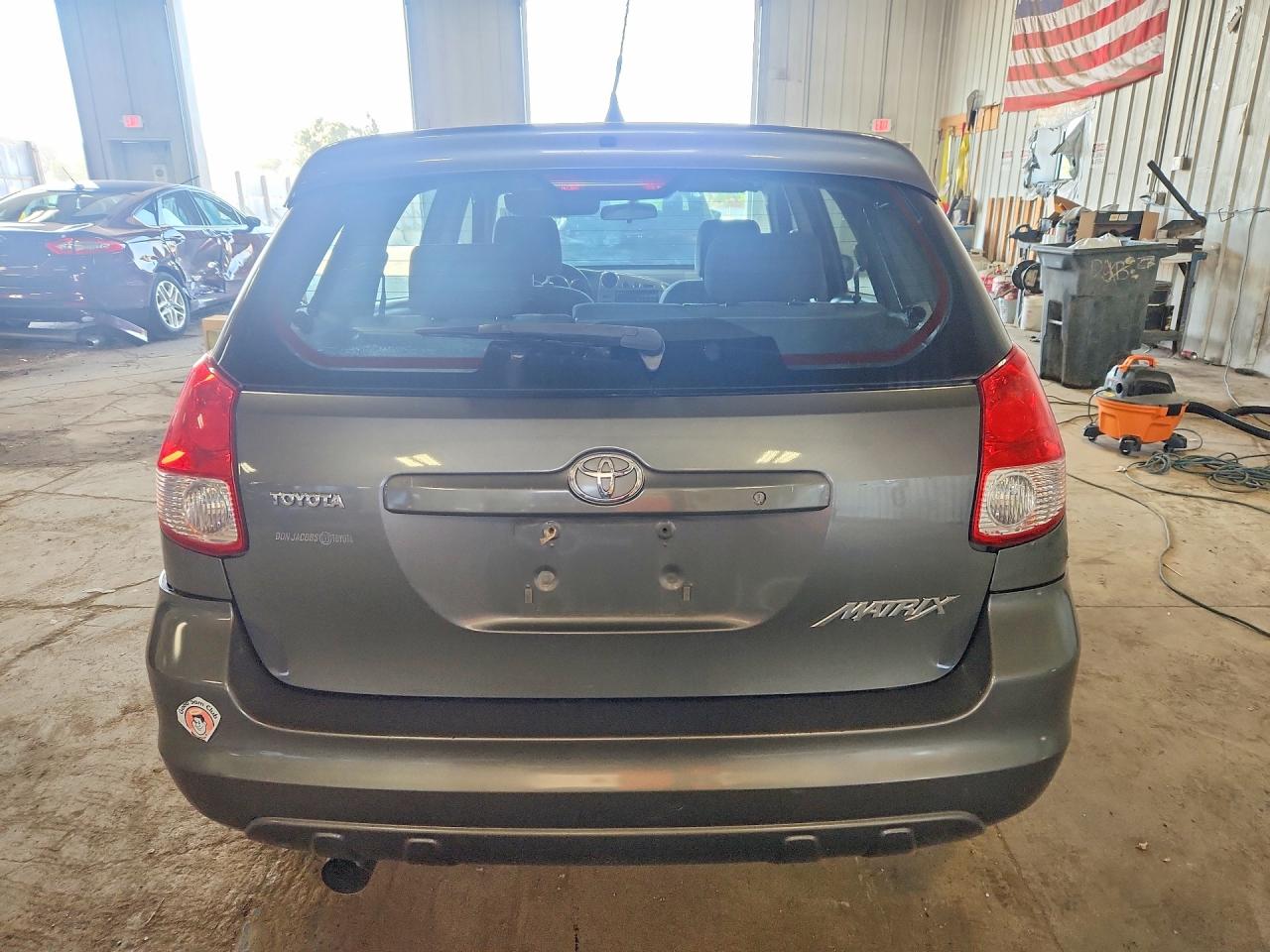 2004 Toyota Corolla Matrix Xr Gray vin: 2T1KR32E44C292322
