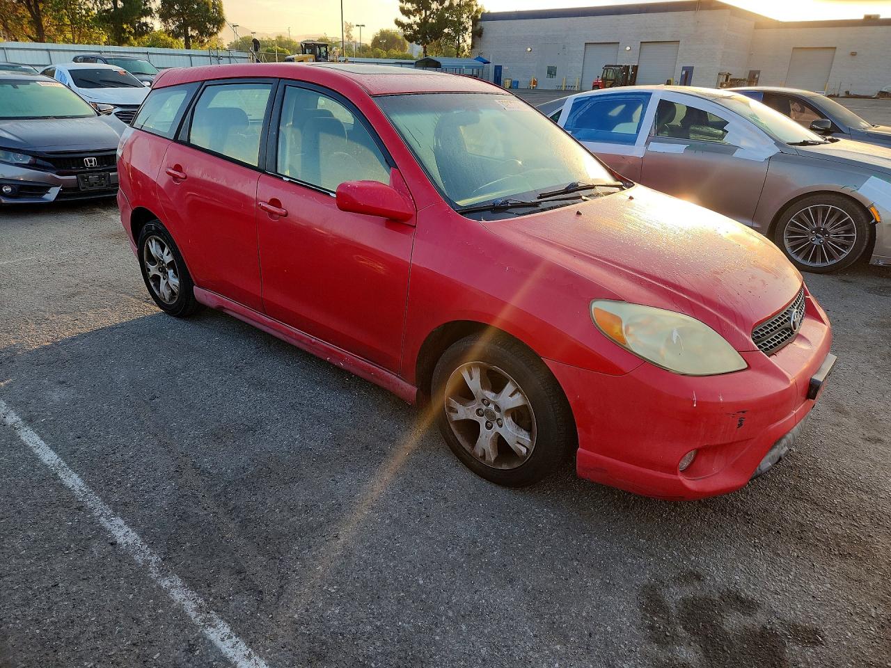 2005 Toyota Corolla Matrix Xr Red vin: 2T1KR32E45C405154