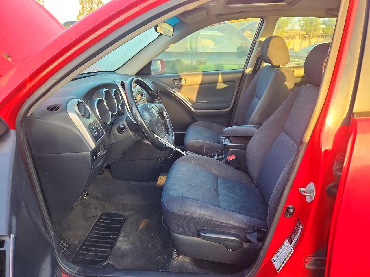 2005 Toyota Corolla Matrix Xr Red vin: 2T1KR32E45C405154