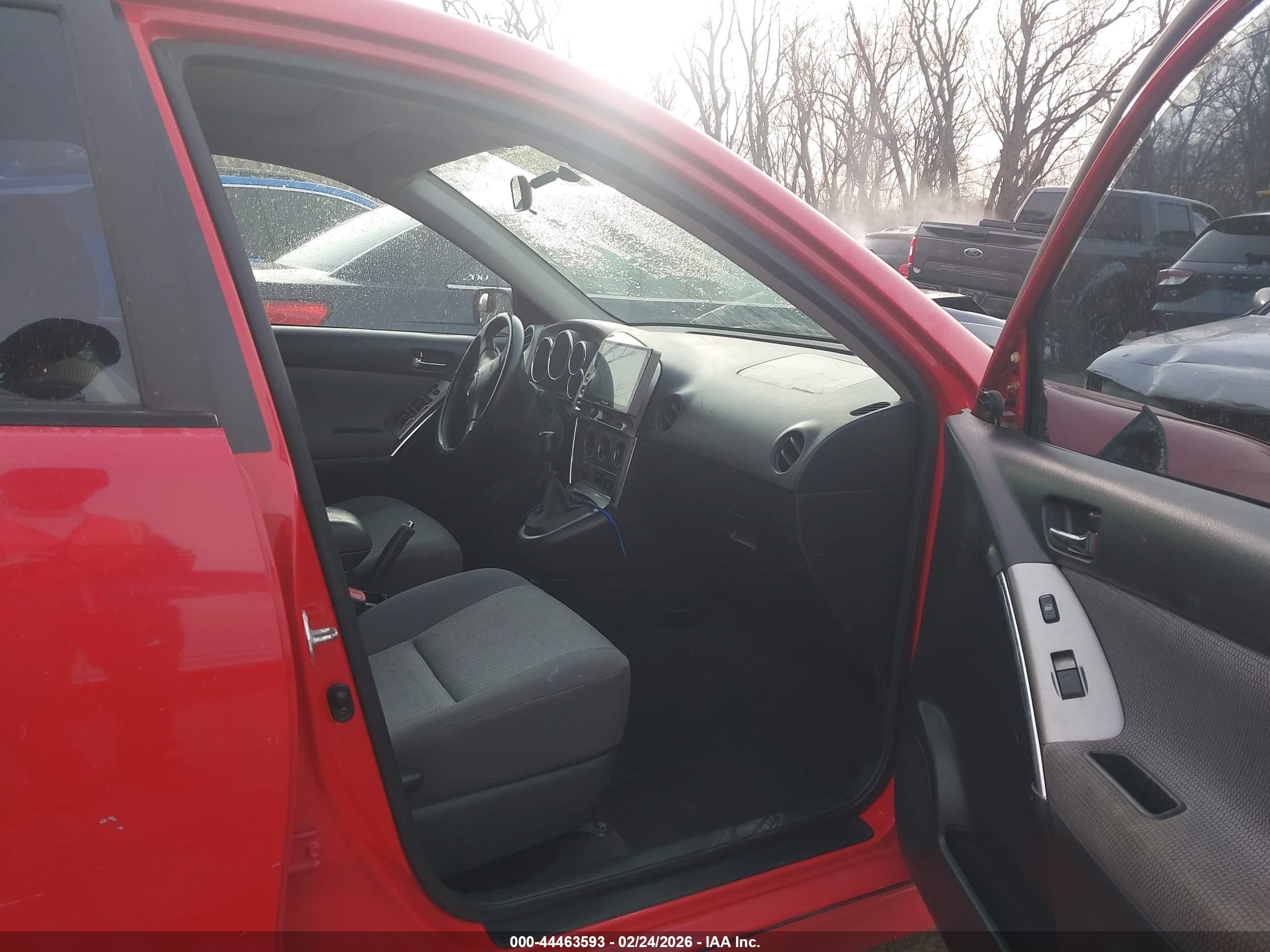 2005 Toyota Matrix Xr Red vin: 2T1KR32E55C325345
