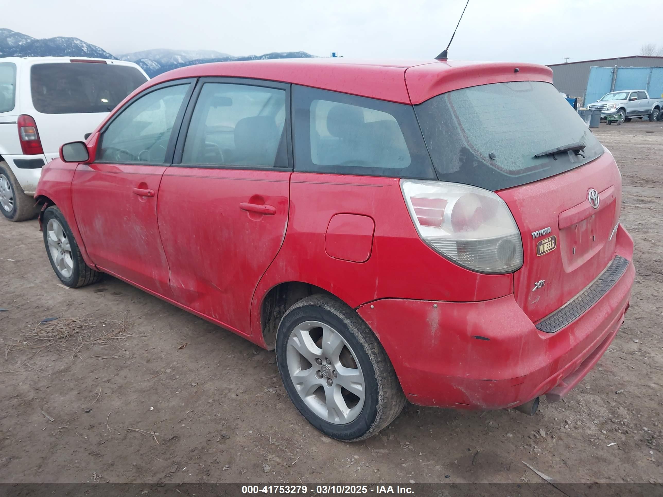 2005 Toyota Matrix Xr Red vin: 2T1KR32E55C354425