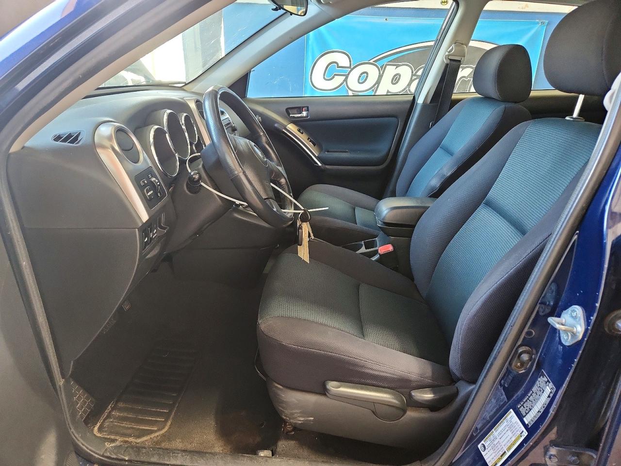 2005 Toyota Matrix Xr Blue vin: 2T1KR32E55C390079