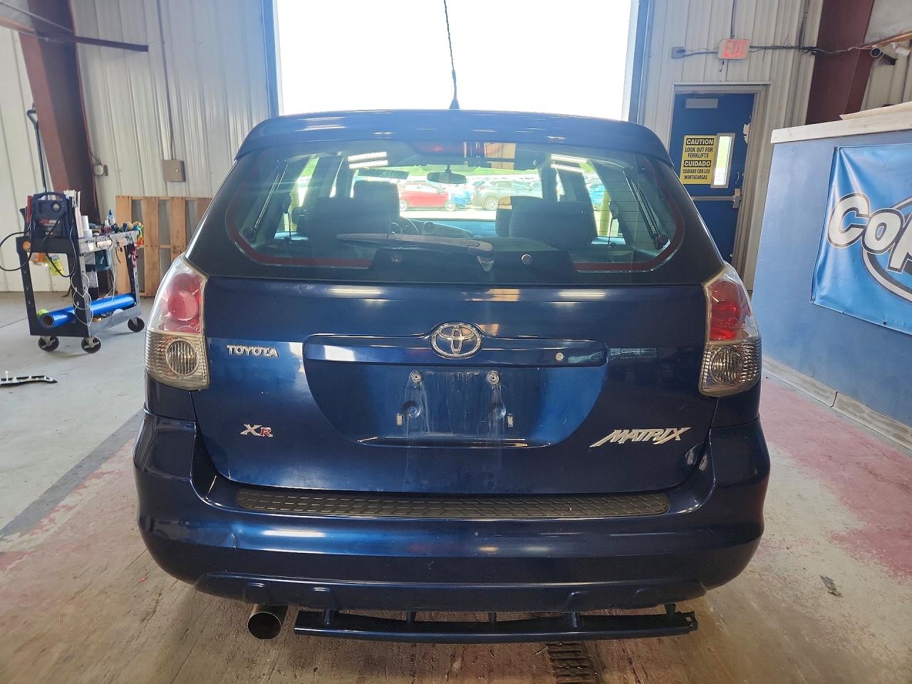 2005 Toyota Matrix Xr Blue vin: 2T1KR32E55C390079