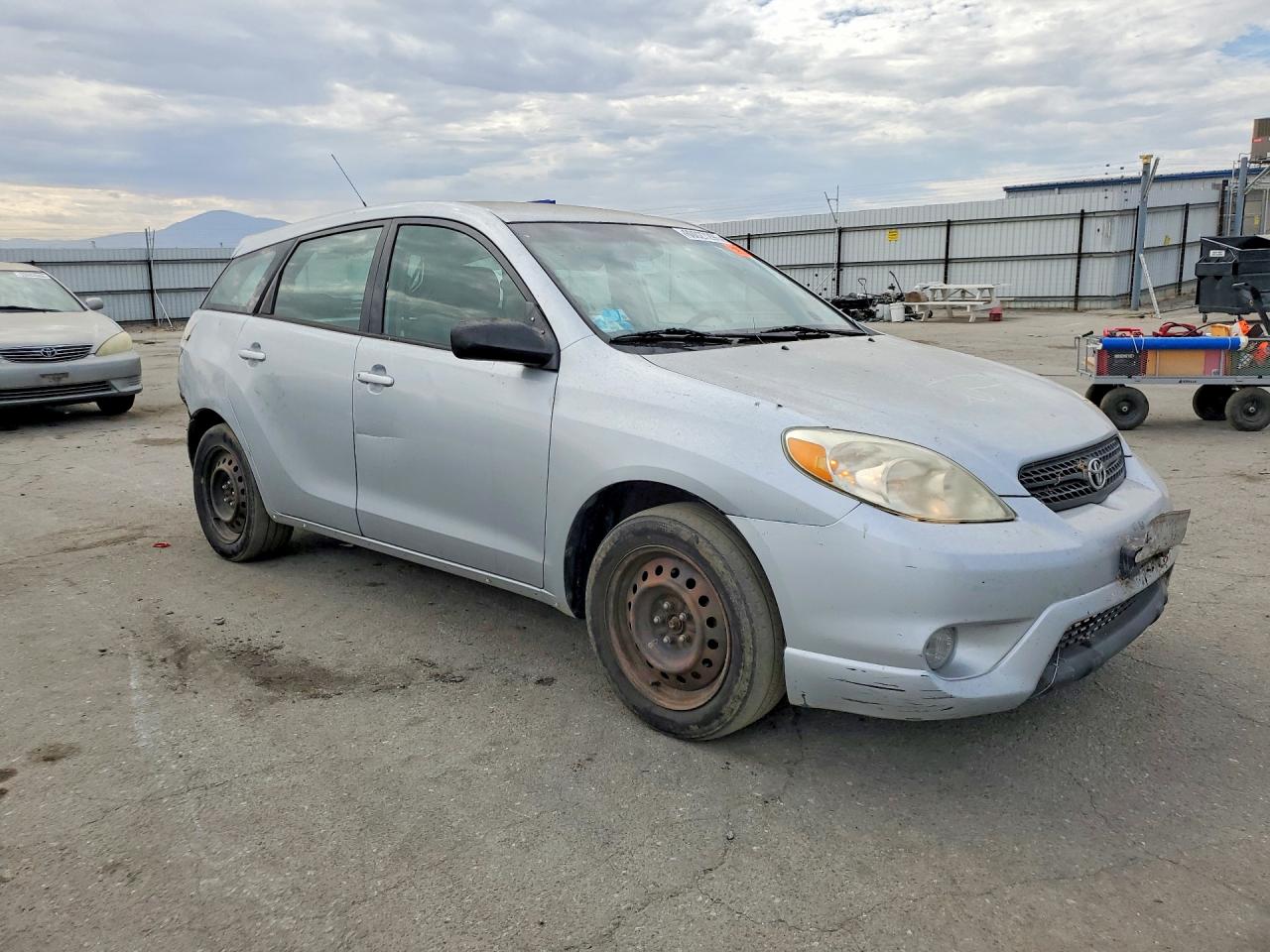 2005 Toyota Corolla Matrix Xr Silver vin: 2T1KR32E55C440155