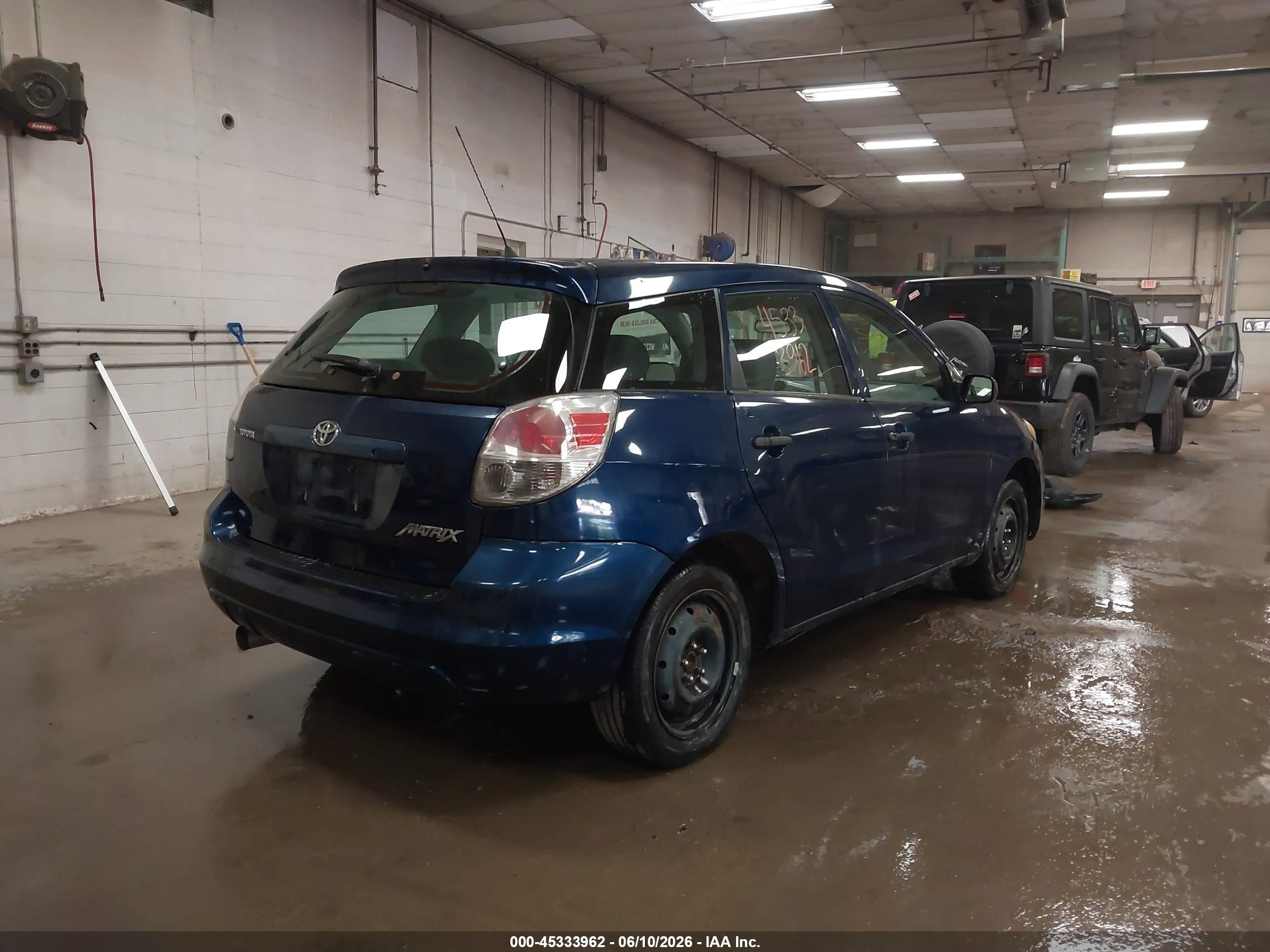 2007 Toyota Matrix Blue vin: 2T1KR32E57C641301