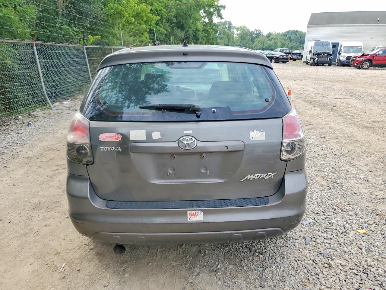 2007 Toyota Matrix Base Gray vin: 2T1KR32E57C680955