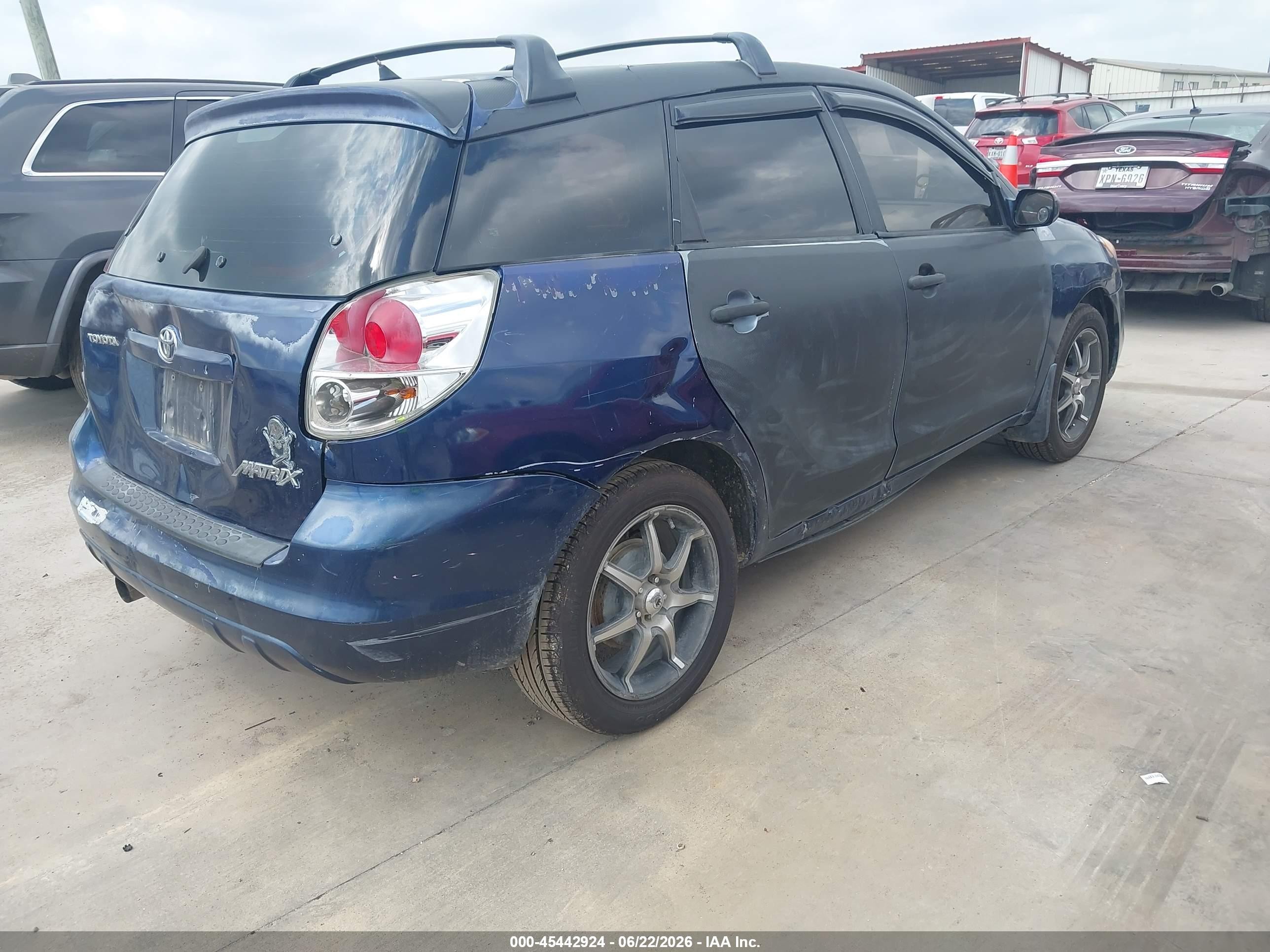 2008 Toyota Matrix   Blue vin: 2T1KR32E58C694677