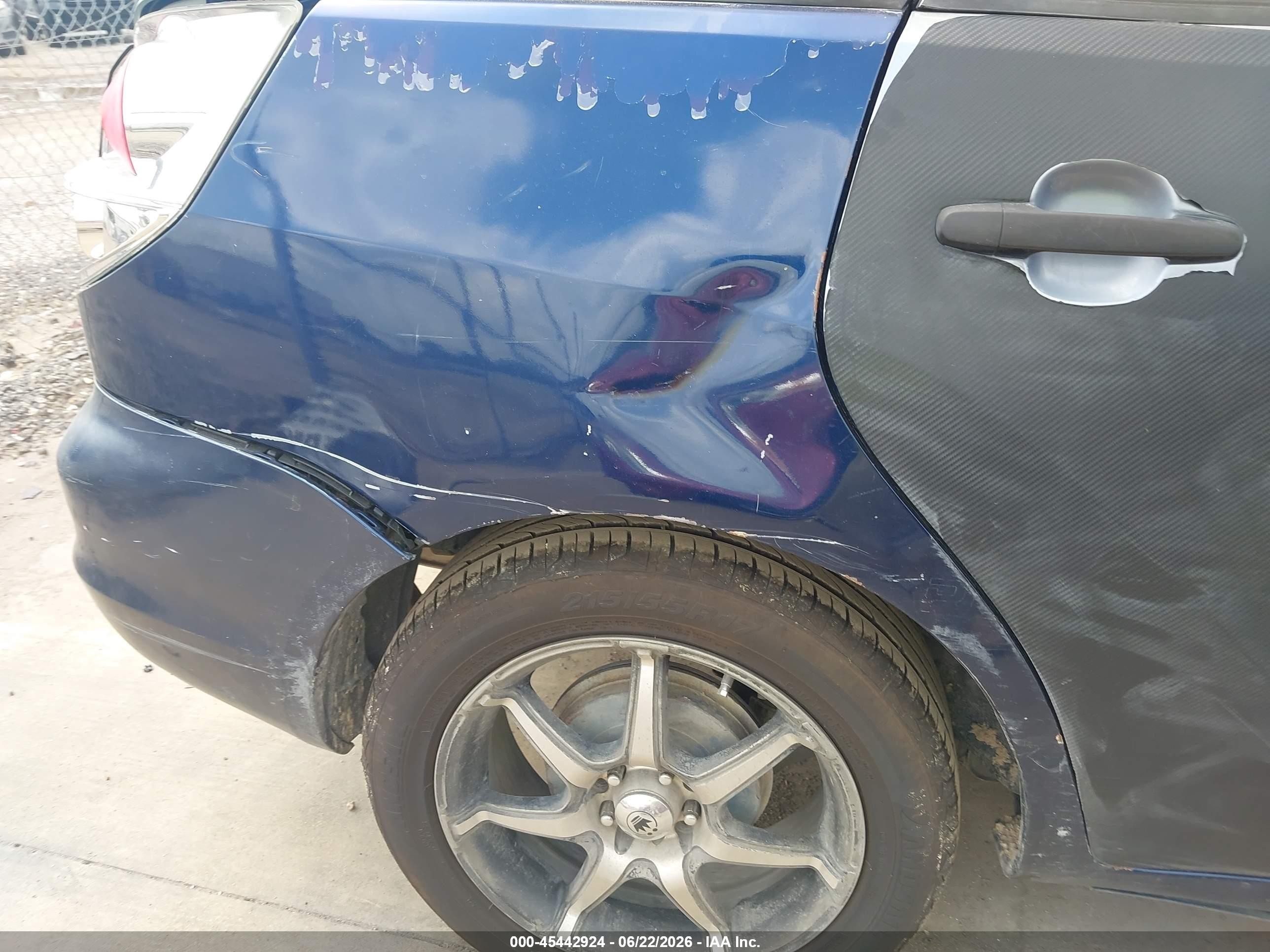 2008 Toyota Matrix   Blue vin: 2T1KR32E58C694677