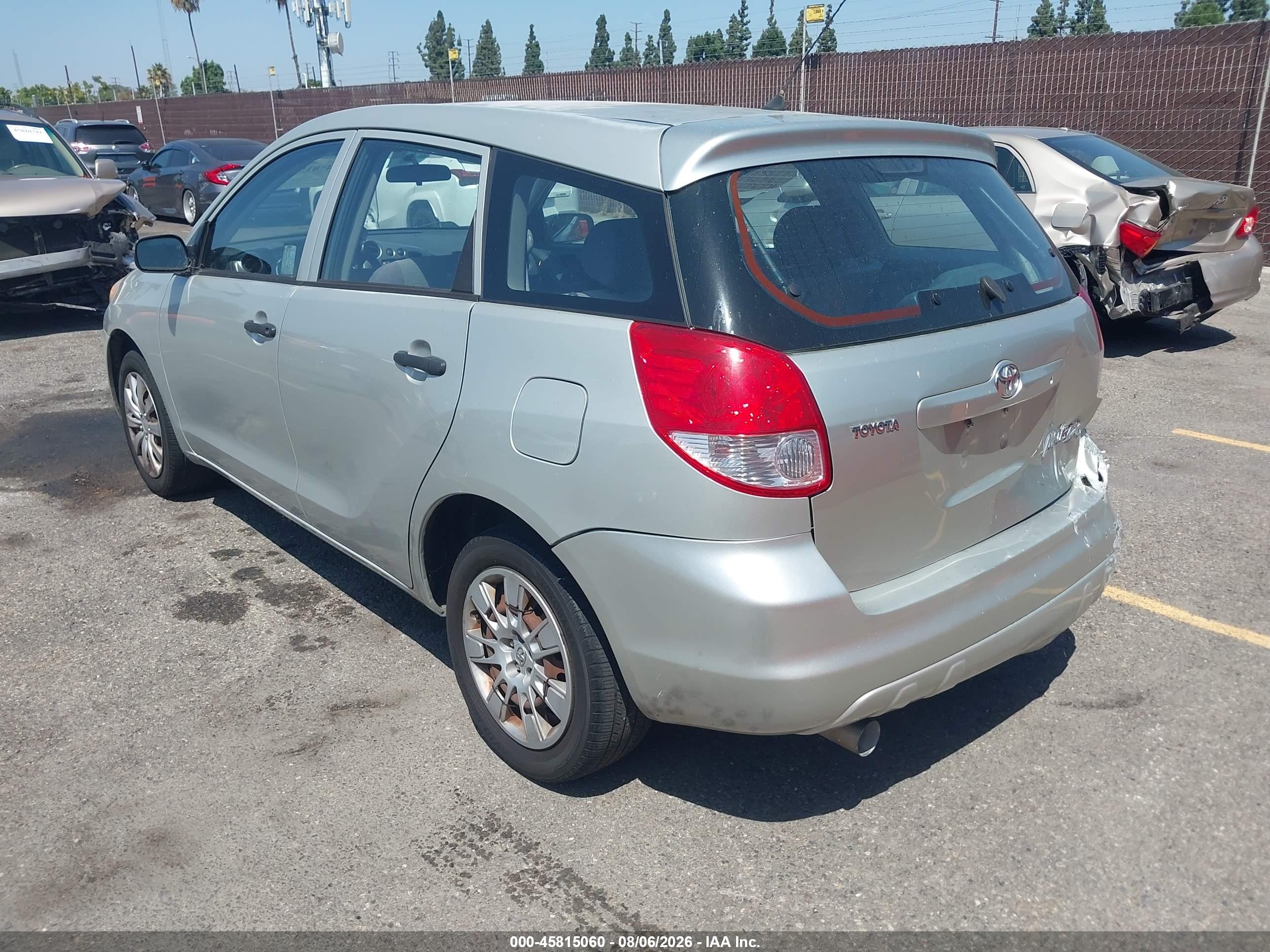 2004 Toyota Matrix Standard Silver vin: 2T1KR32E64C173736