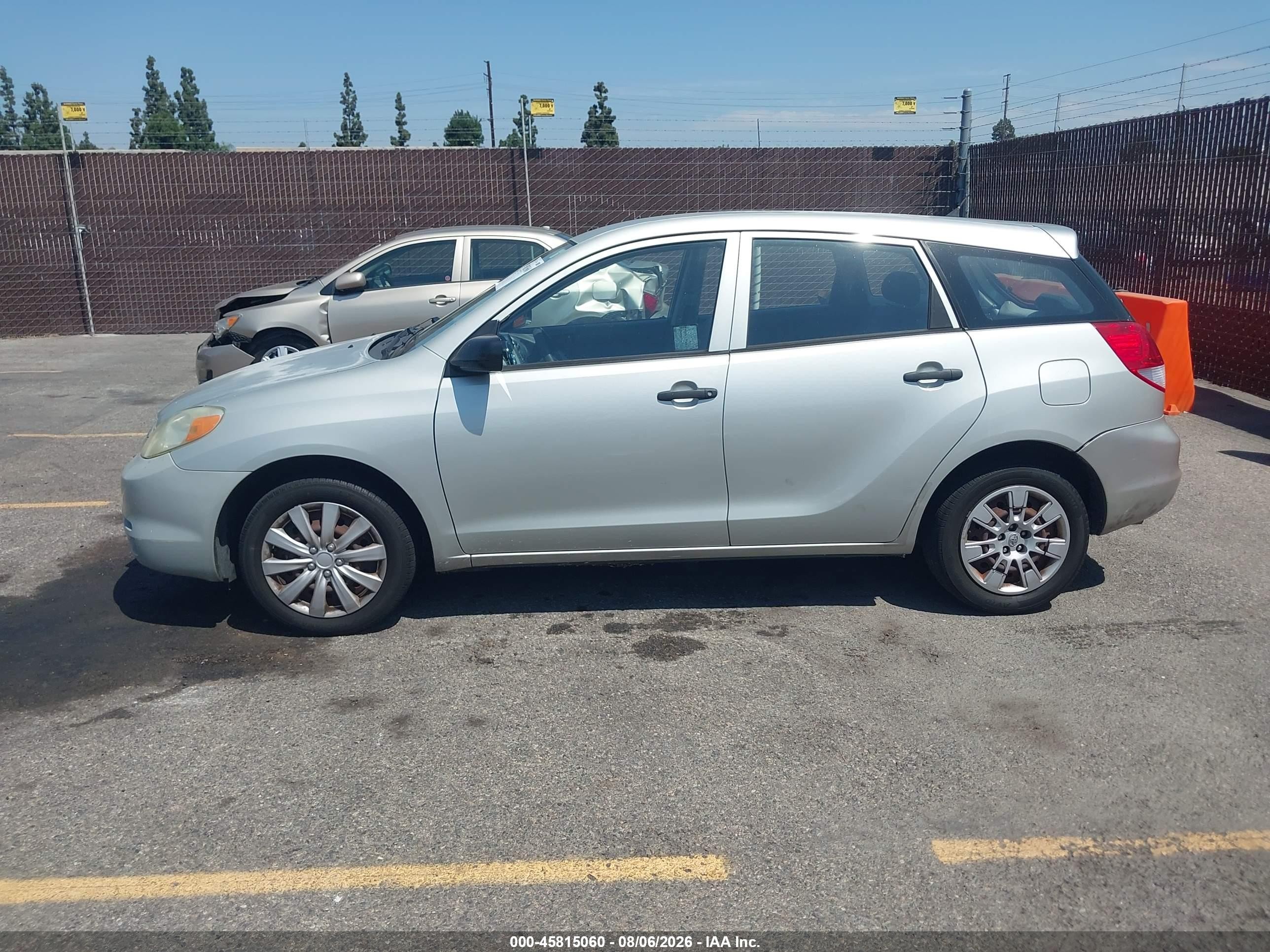 2004 Toyota Matrix Standard Silver vin: 2T1KR32E64C173736