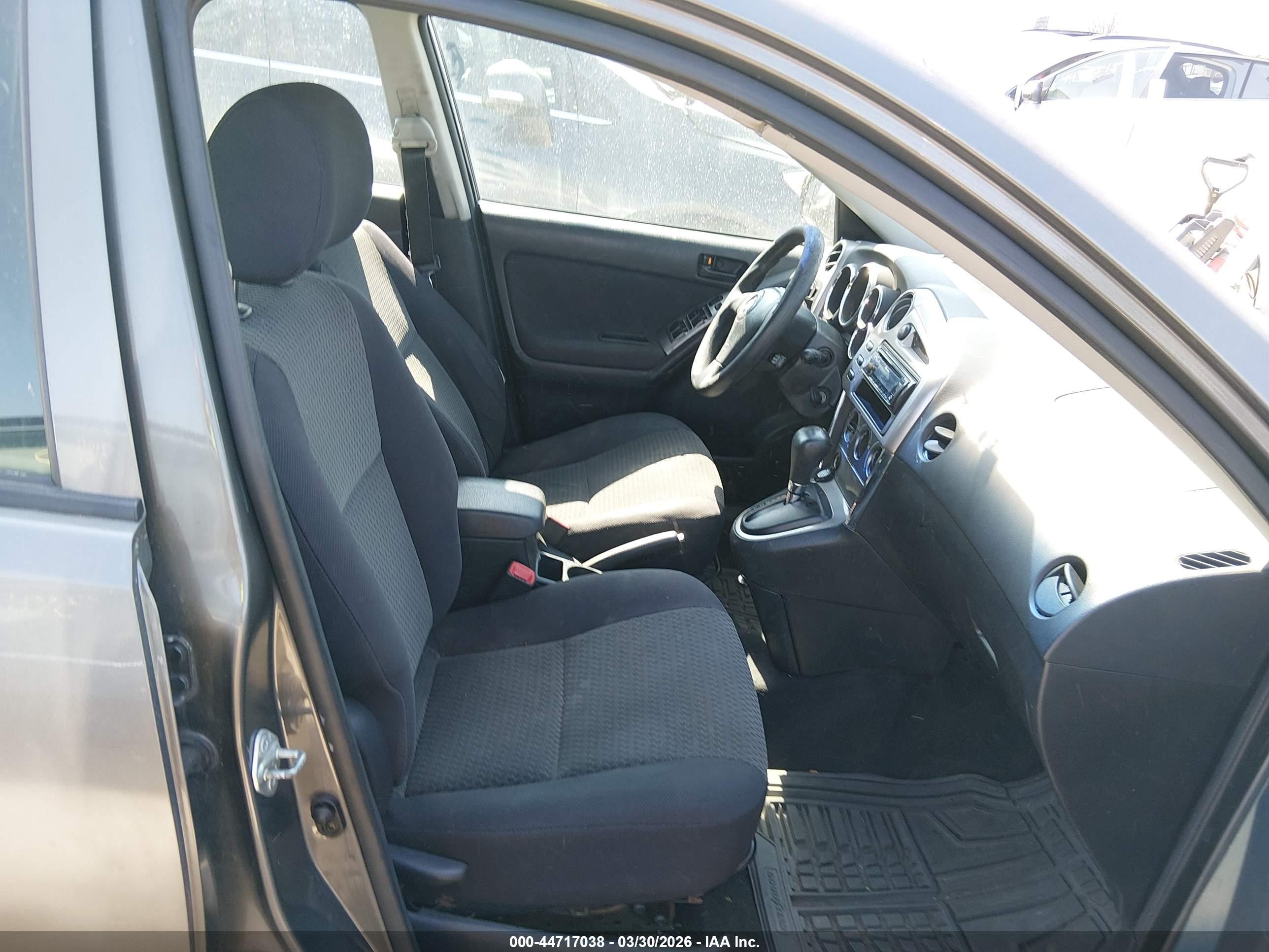 2005 Toyota Matrix   Gray vin: 2T1KR32E65C322146