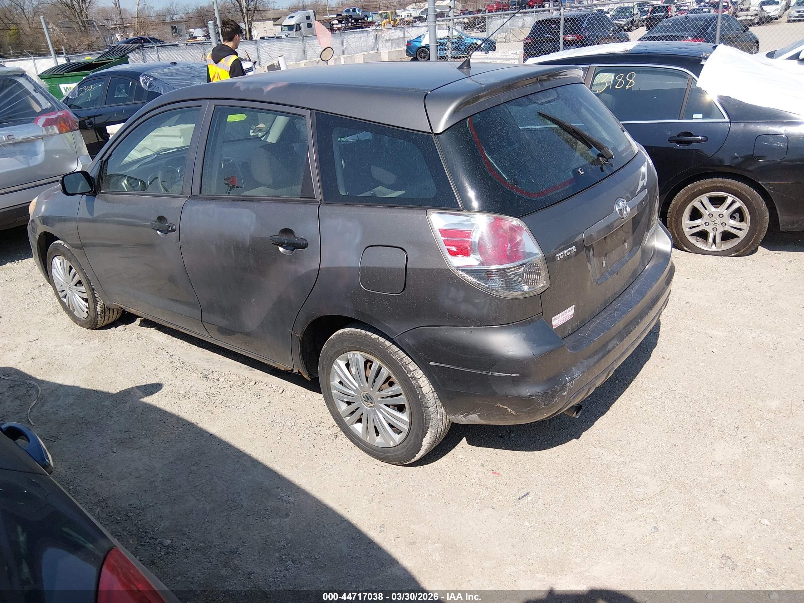 2005 Toyota Matrix   Gray vin: 2T1KR32E65C322146