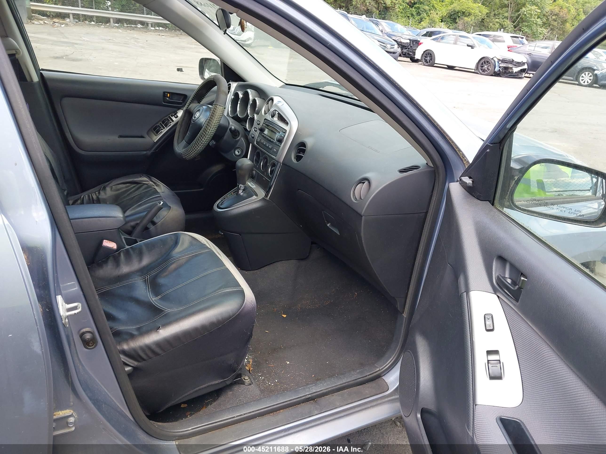 2005 Toyota Matrix   Blue vin: 2T1KR32E65C327220