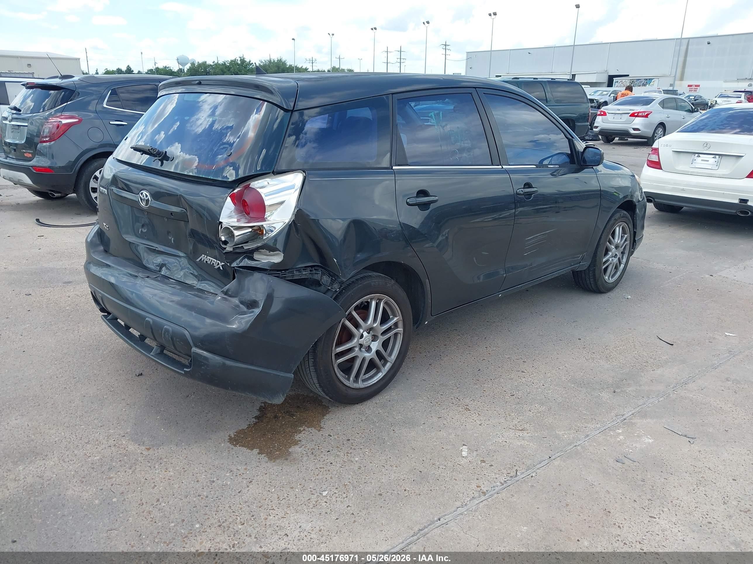 2005 Toyota Matrix Xr Черный vin: 2T1KR32E65C334880