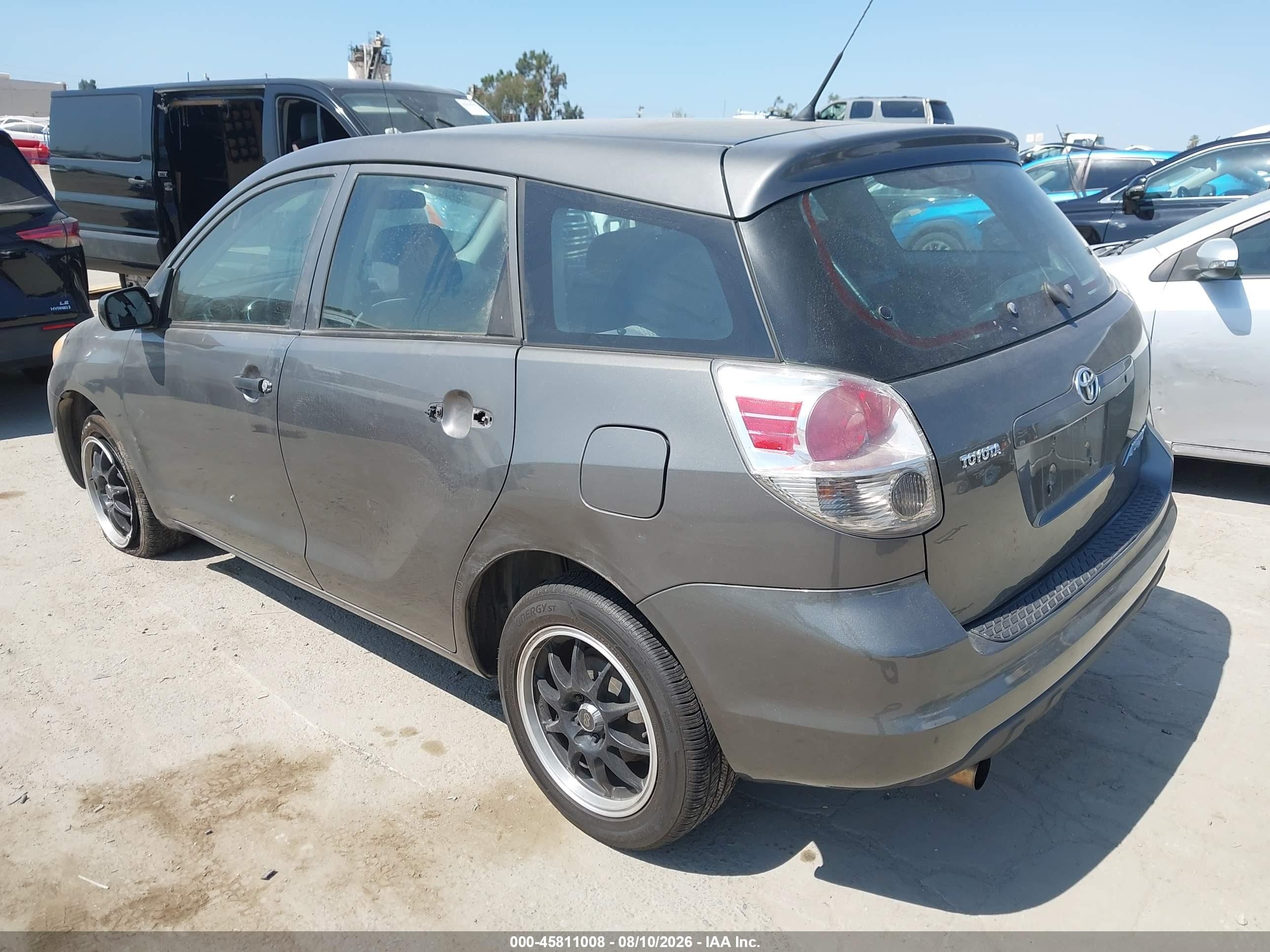 2005 Toyota Matrix   Gray vin: 2T1KR32E65C448975