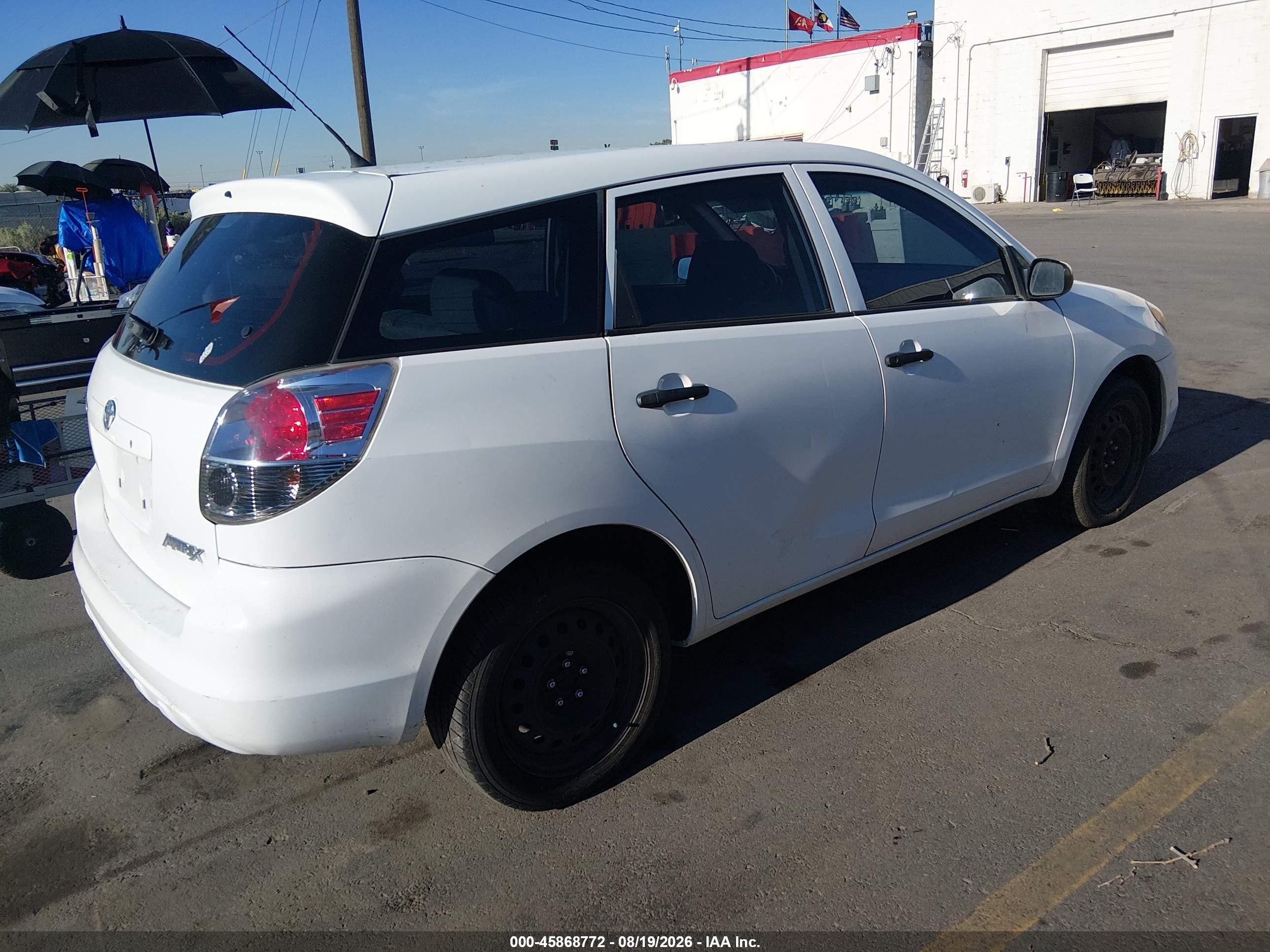 2006 Toyota Matrix   White vin: 2T1KR32E66C573315