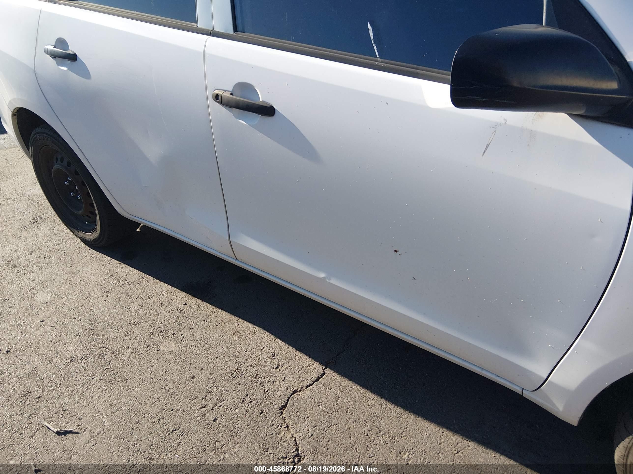 2006 Toyota Matrix   White vin: 2T1KR32E66C573315
