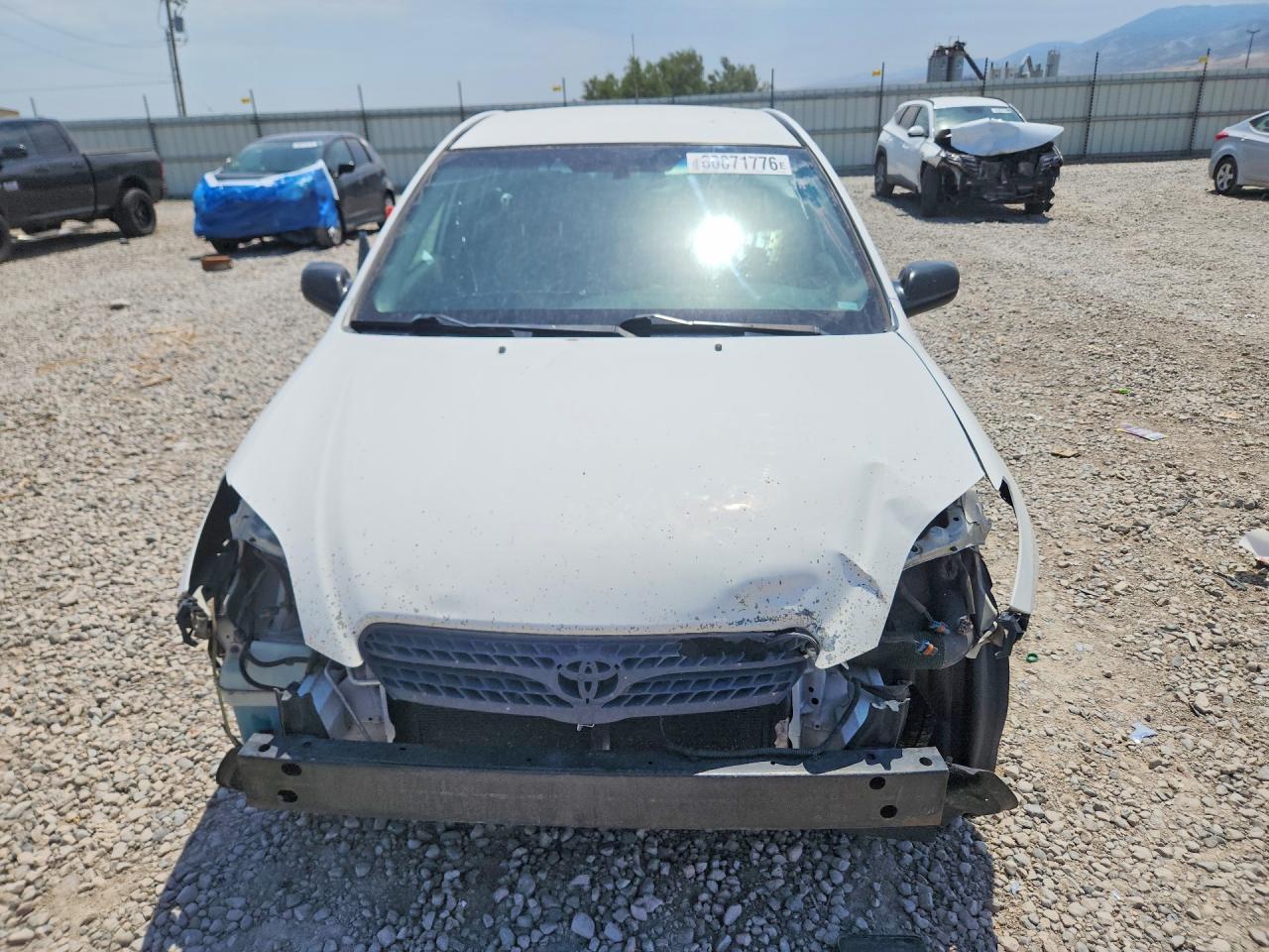 2007 Toyota Corolla Matrix Xr White vin: 2T1KR32E67C656132