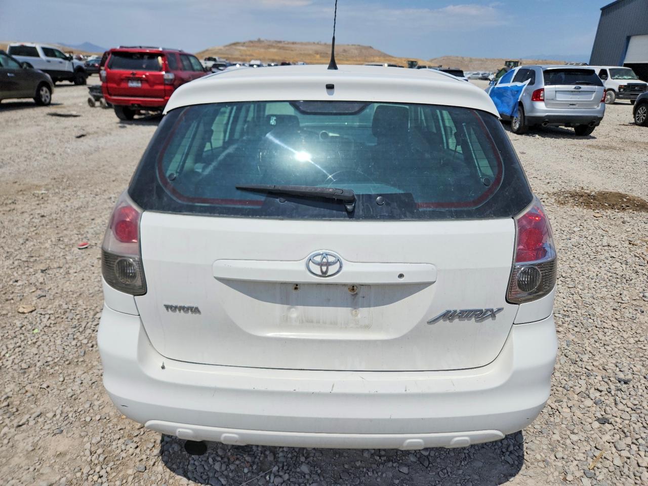 2007 Toyota Corolla Matrix Xr White vin: 2T1KR32E67C656132