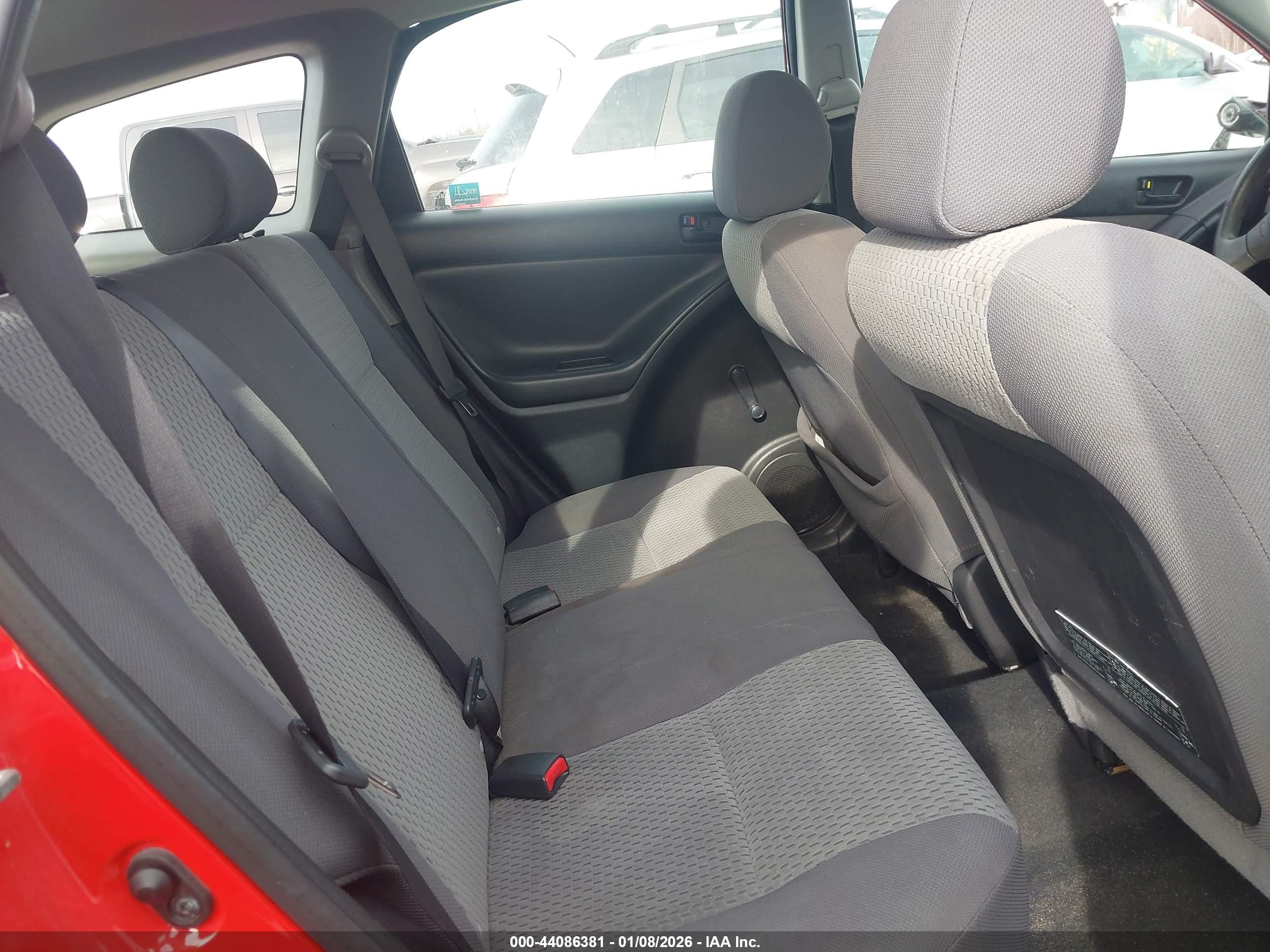 2007 Toyota Matrix   Red vin: 2T1KR32E67C666322
