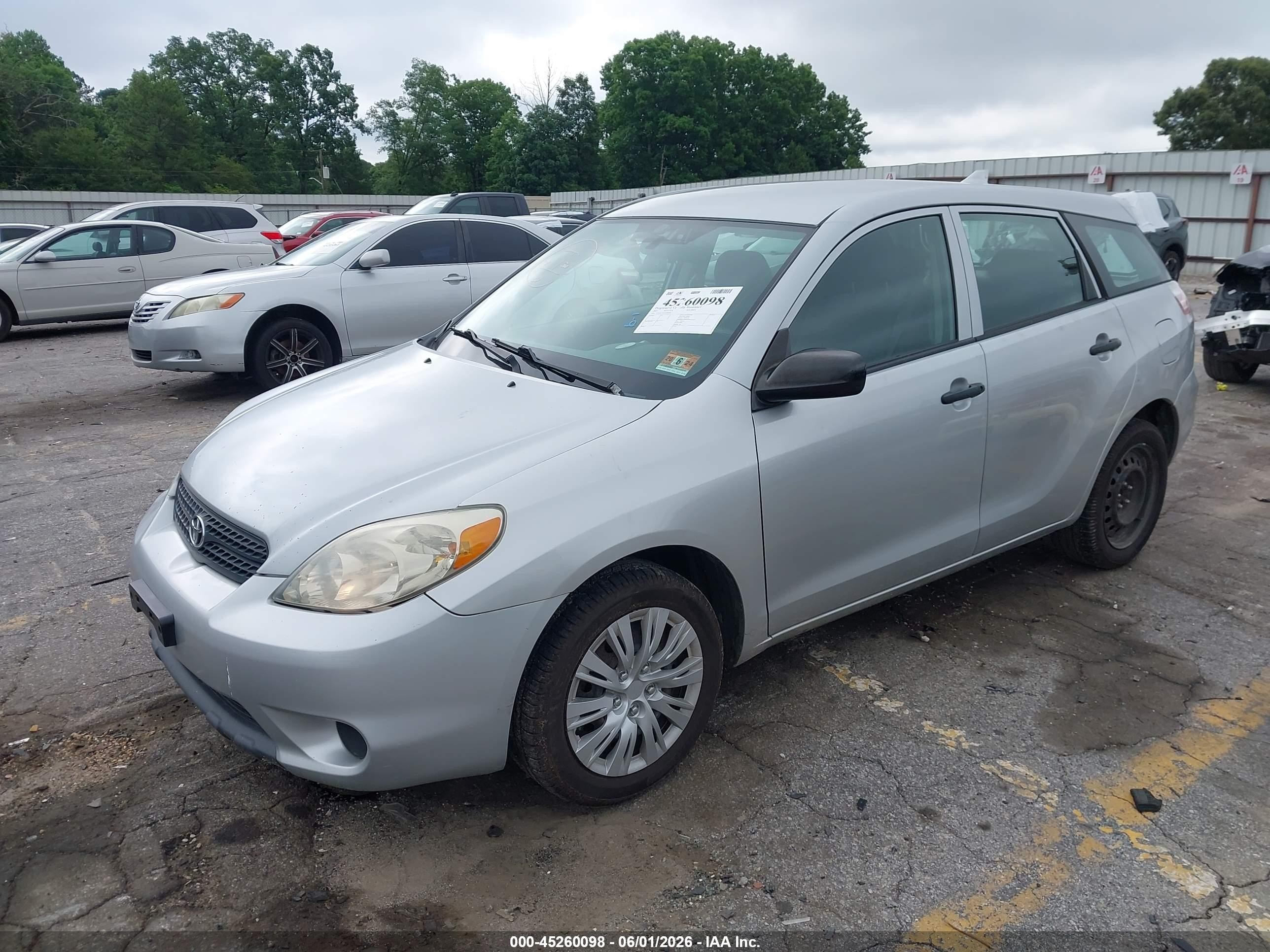 2007 Toyota Matrix   Silver vin: 2T1KR32E67C680088