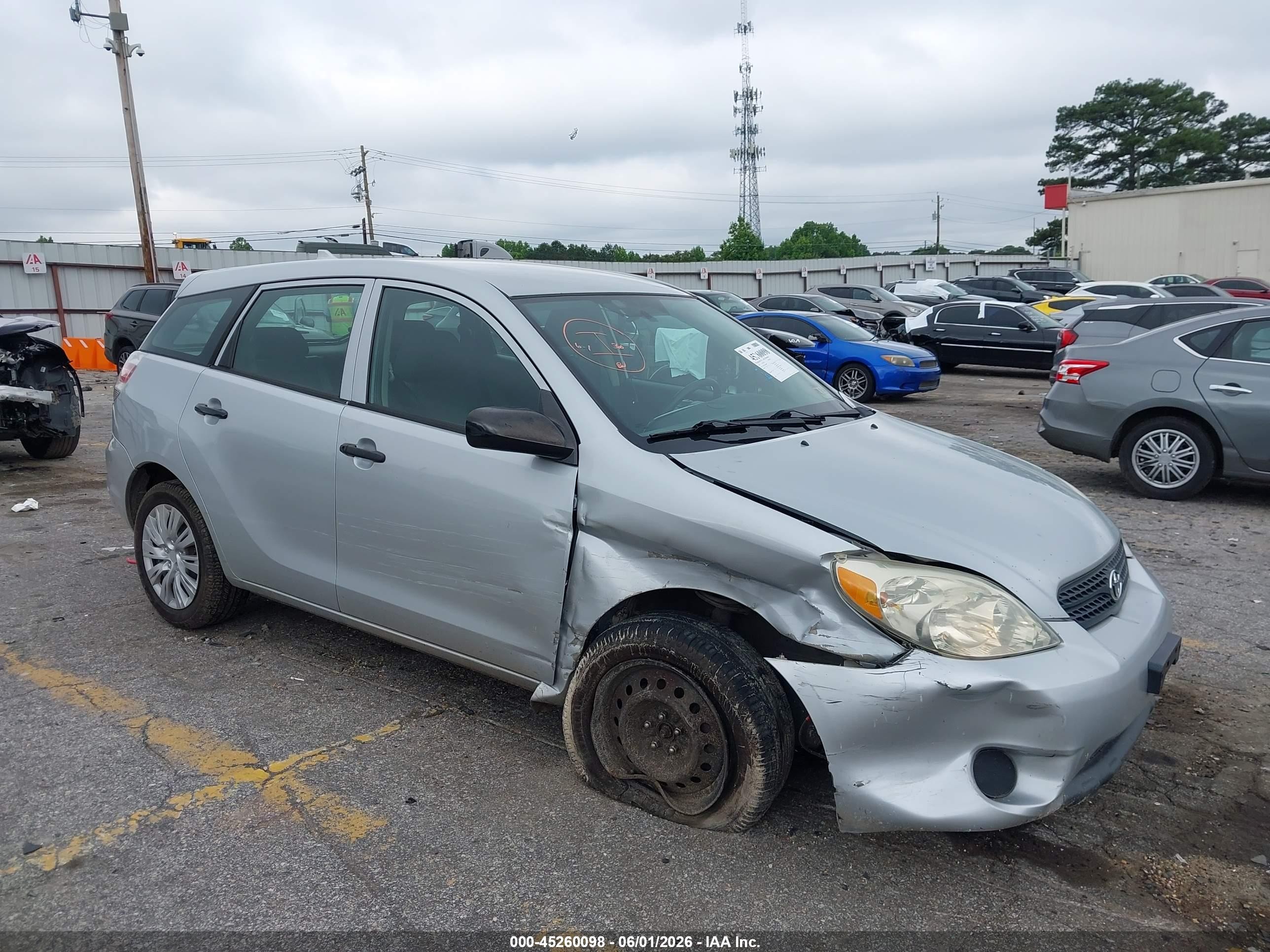 2007 Toyota Matrix   Silver vin: 2T1KR32E67C680088