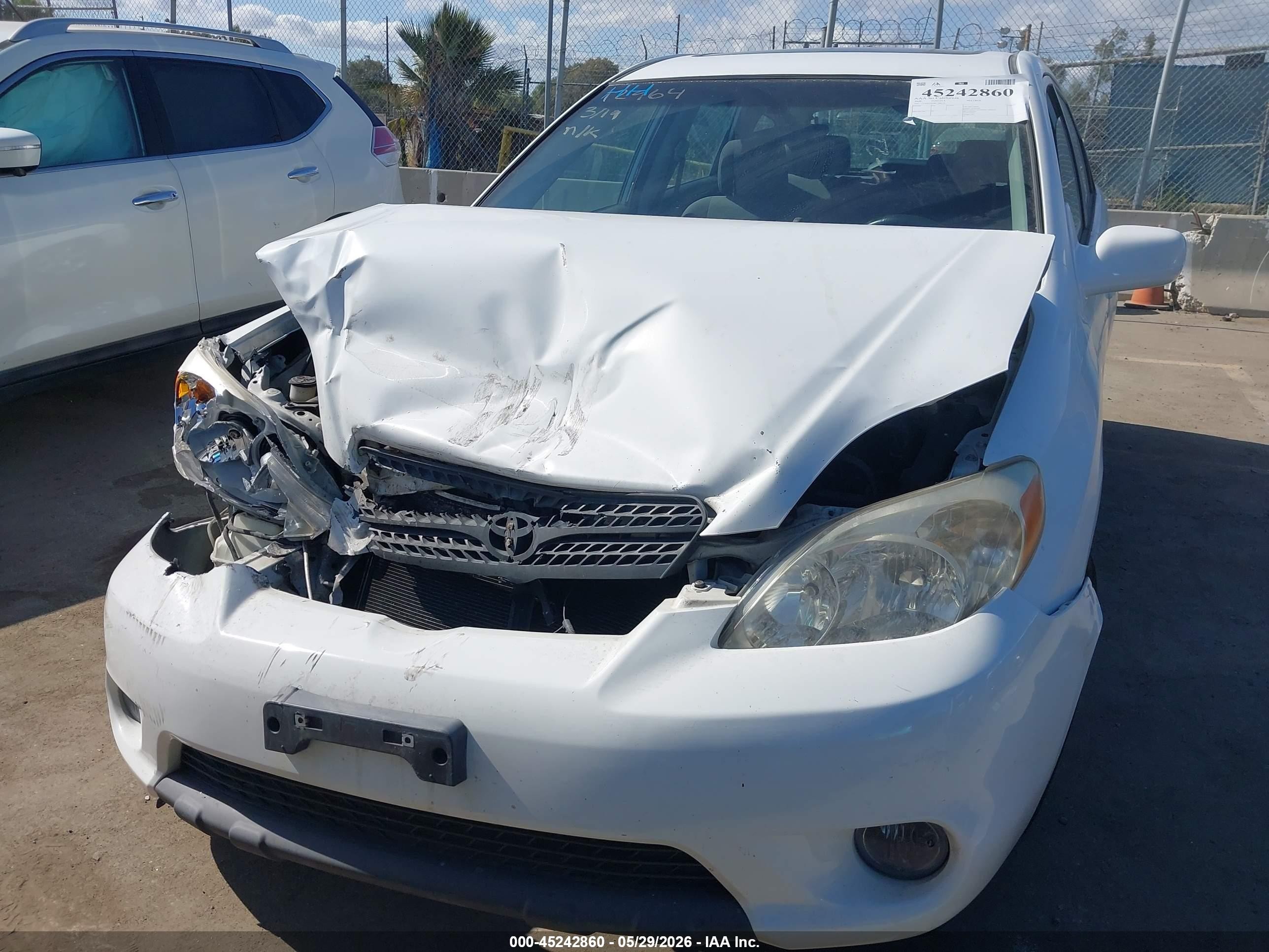 2008 Toyota Matrix Xr White vin: 2T1KR32E68C708134