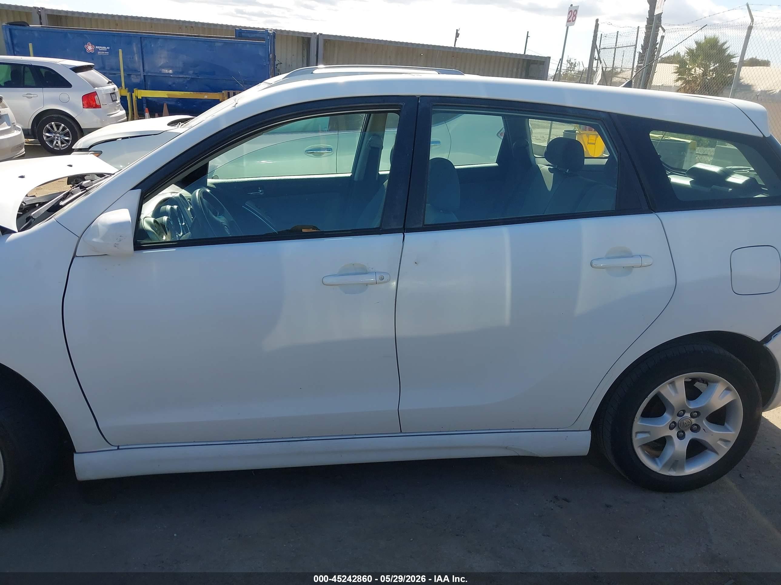 2008 Toyota Matrix Xr White vin: 2T1KR32E68C708134