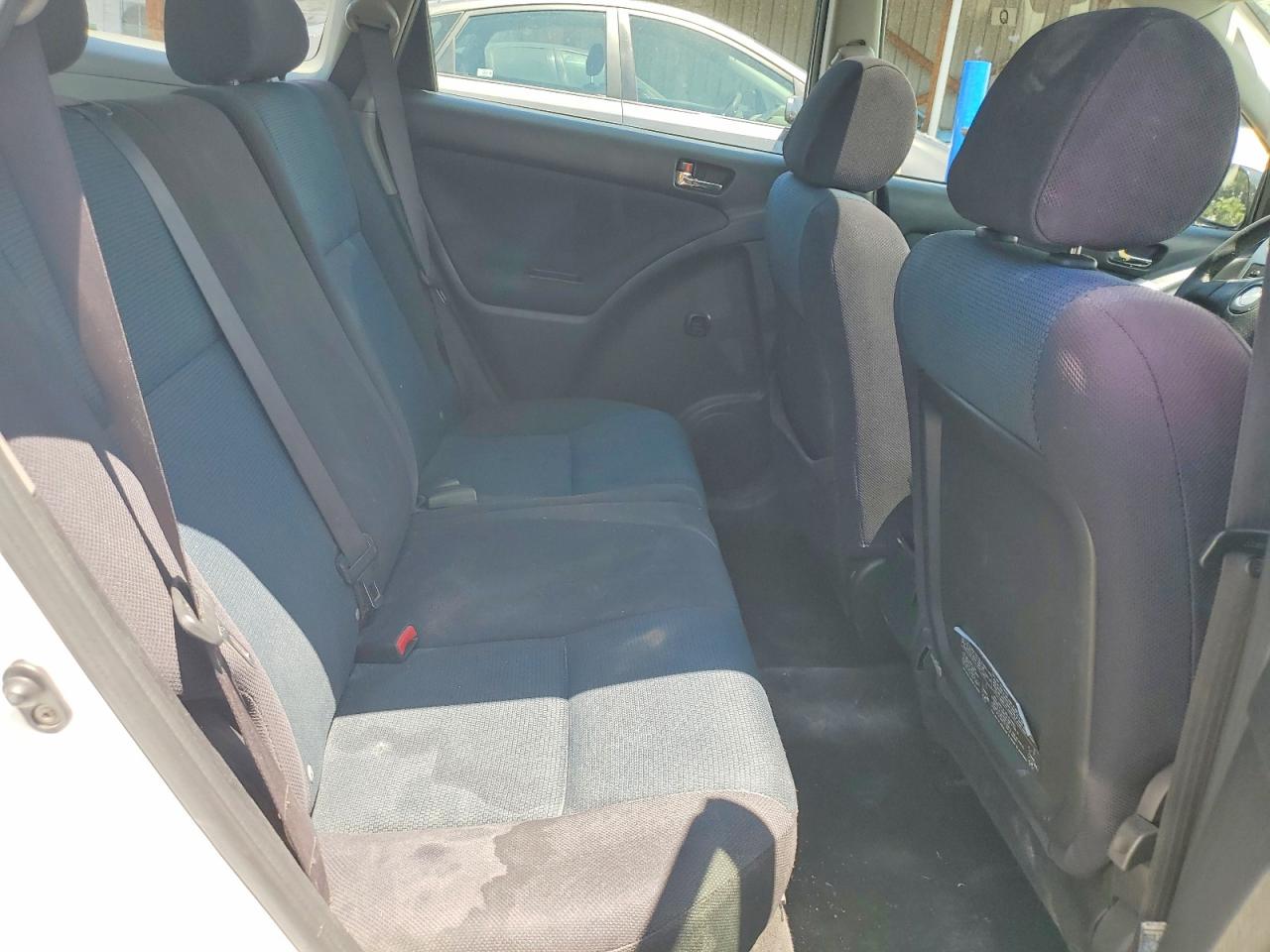 2005 Toyota Matrix Xr White vin: 2T1KR32E75C369931