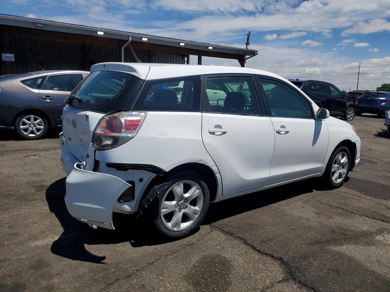 2005 Toyota Matrix Xr White vin: 2T1KR32E75C369931
