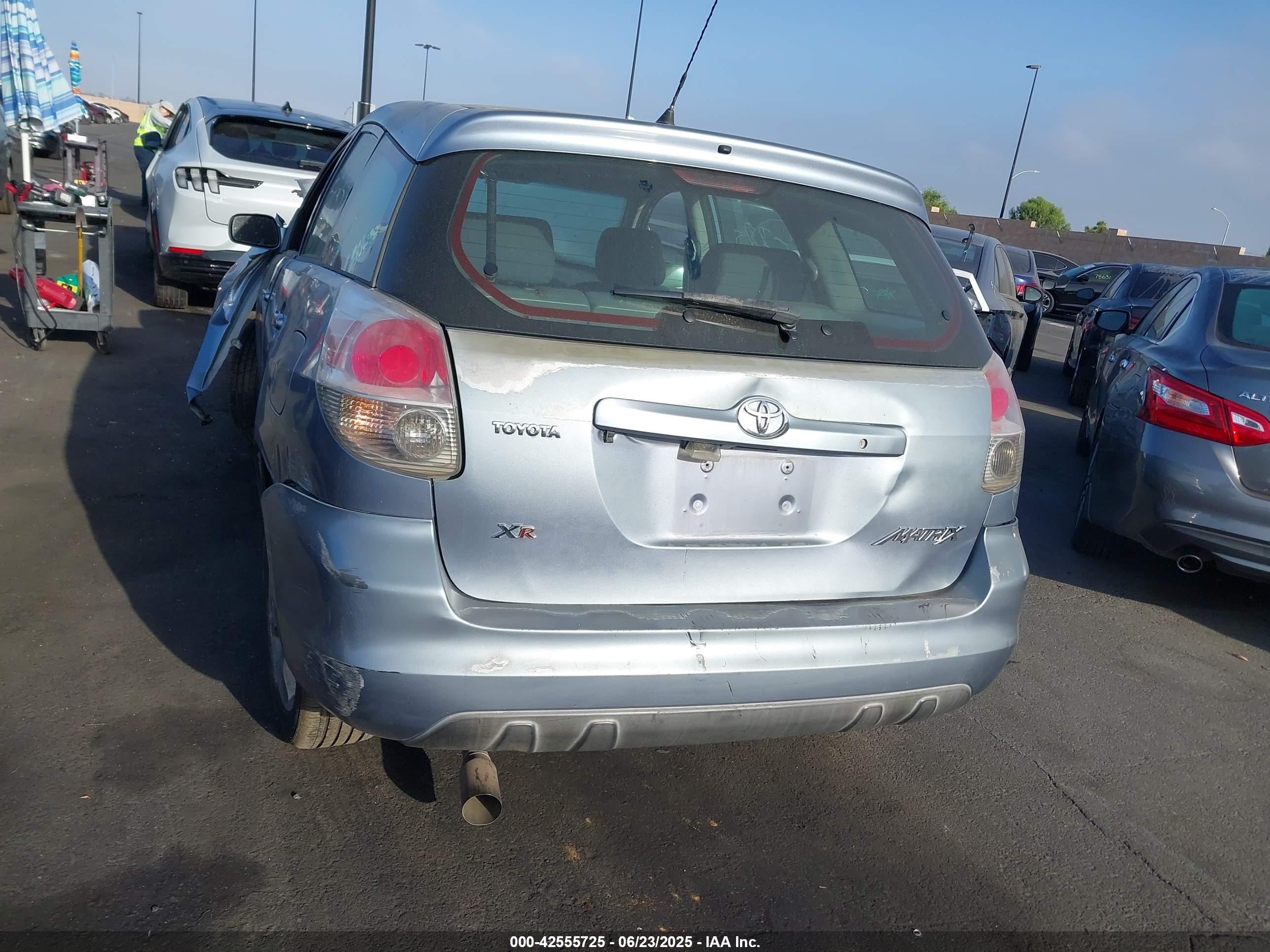 2005 Toyota Matrix Xr Gray vin: 2T1KR32E75C375535