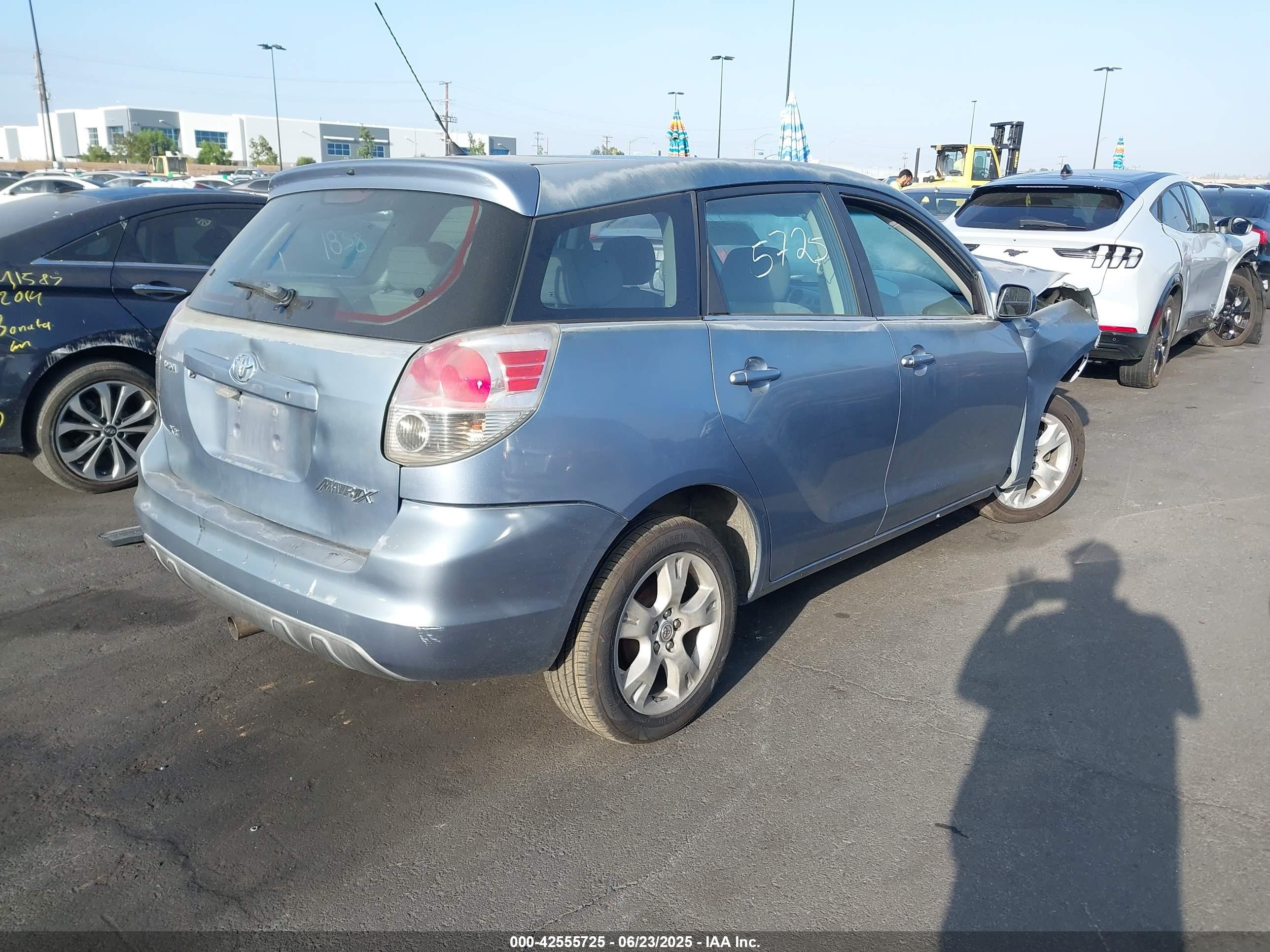 2005 Toyota Matrix Xr Gray vin: 2T1KR32E75C375535