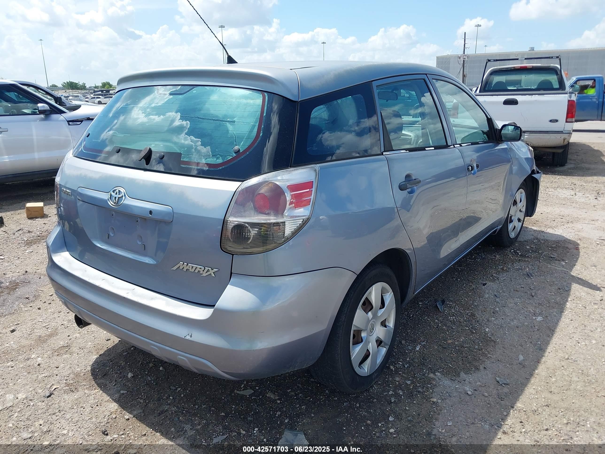 2005 Toyota Matrix   Light Blue vin: 2T1KR32E75C381366