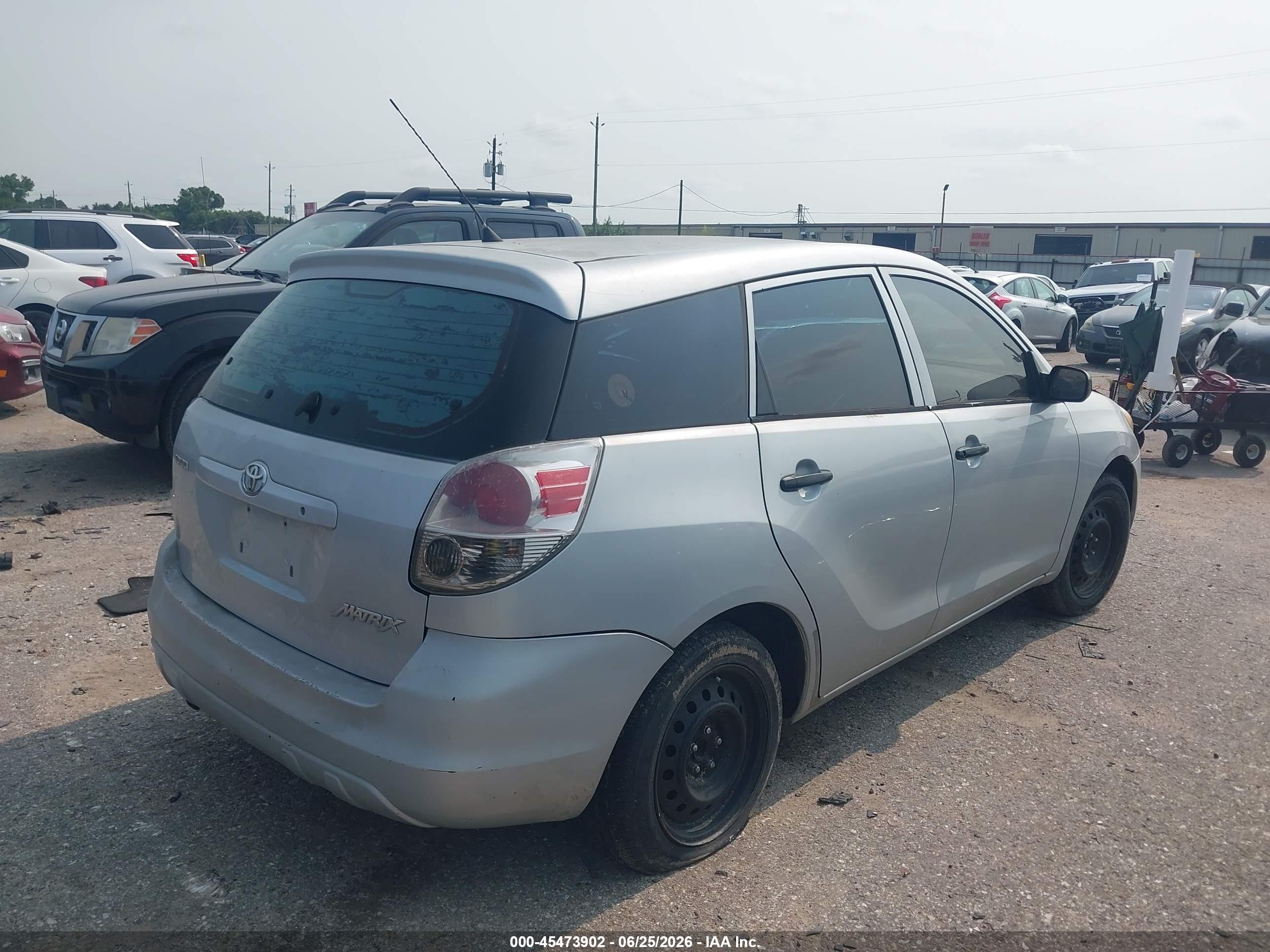 2005 Toyota Matrix   Silver vin: 2T1KR32E75C478339