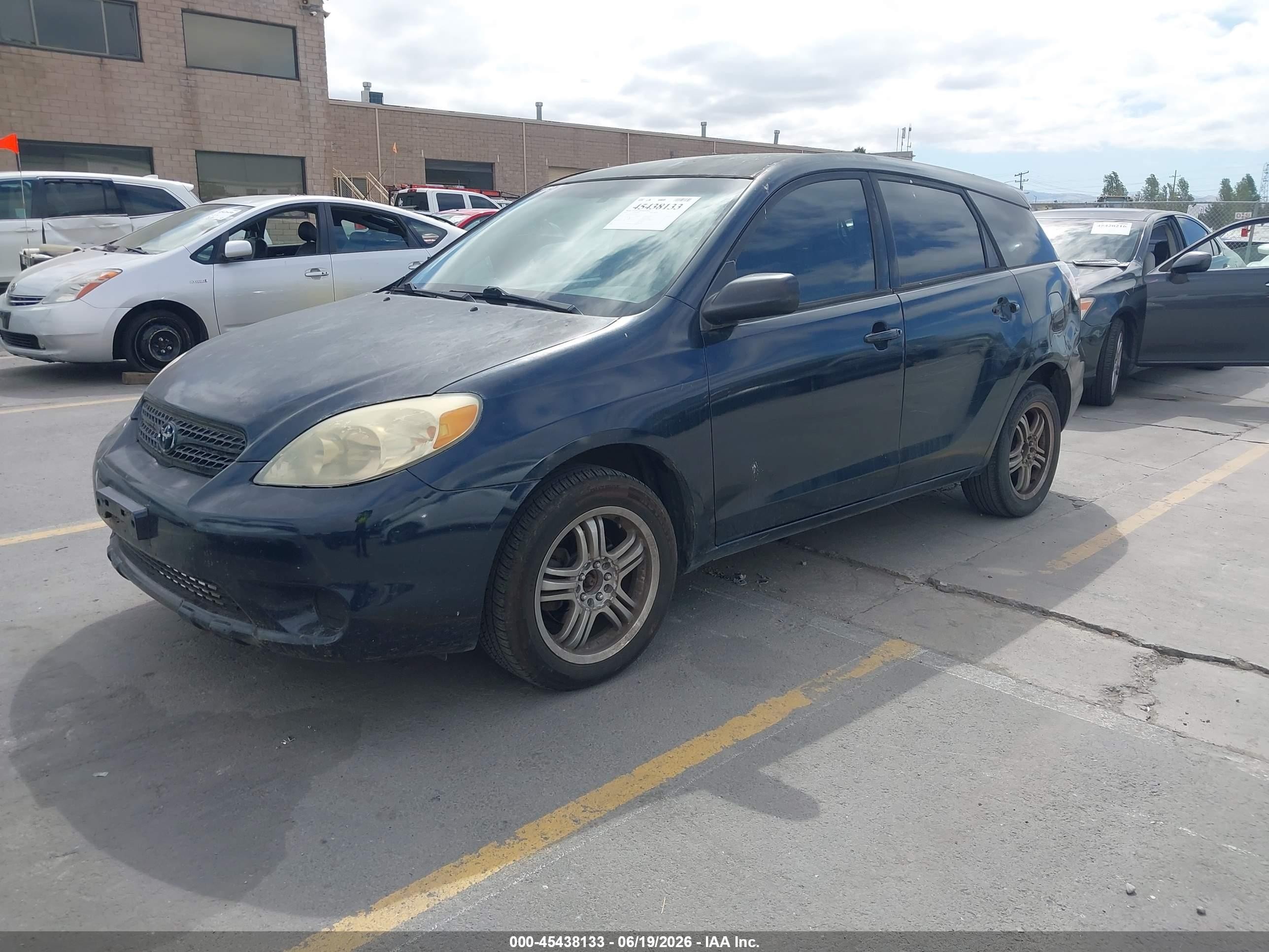2005 Toyota Matrix   Black vin: 2T1KR32E75C552942