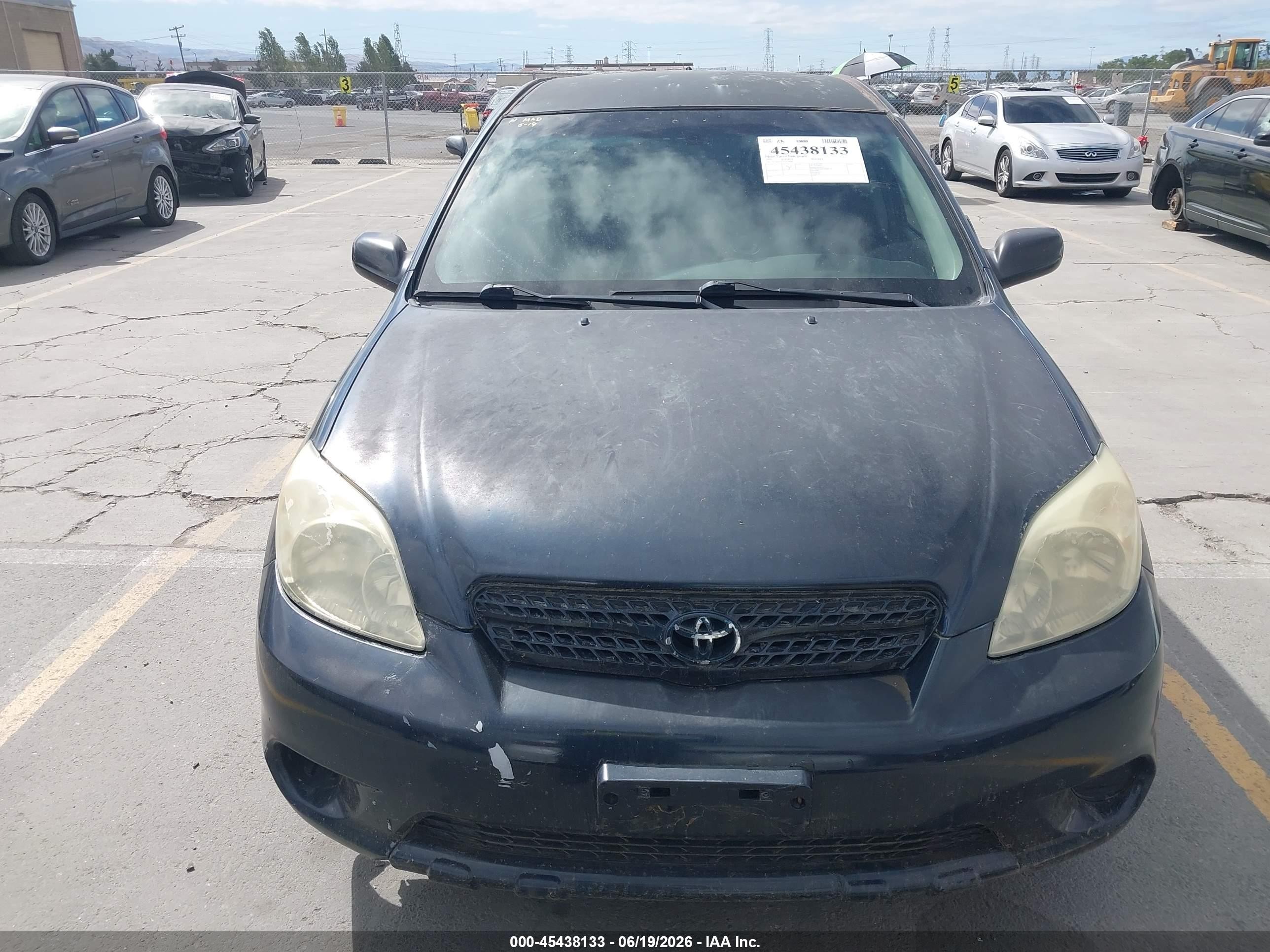 2005 Toyota Matrix   Black vin: 2T1KR32E75C552942