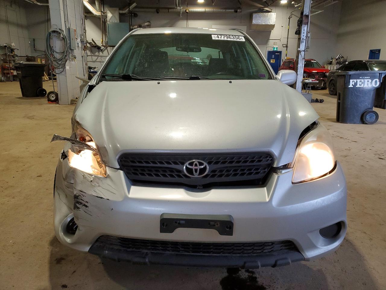 2005 Toyota Matrix Xr Wagon Silver vin: 2T1KR32E75C892267