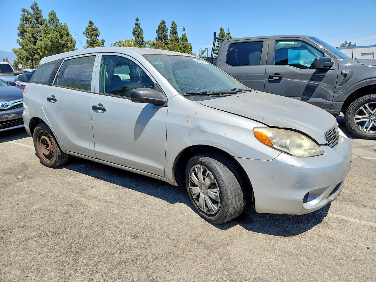 2006 Toyota Matrix Base Silver vin: 2T1KR32E76C589815